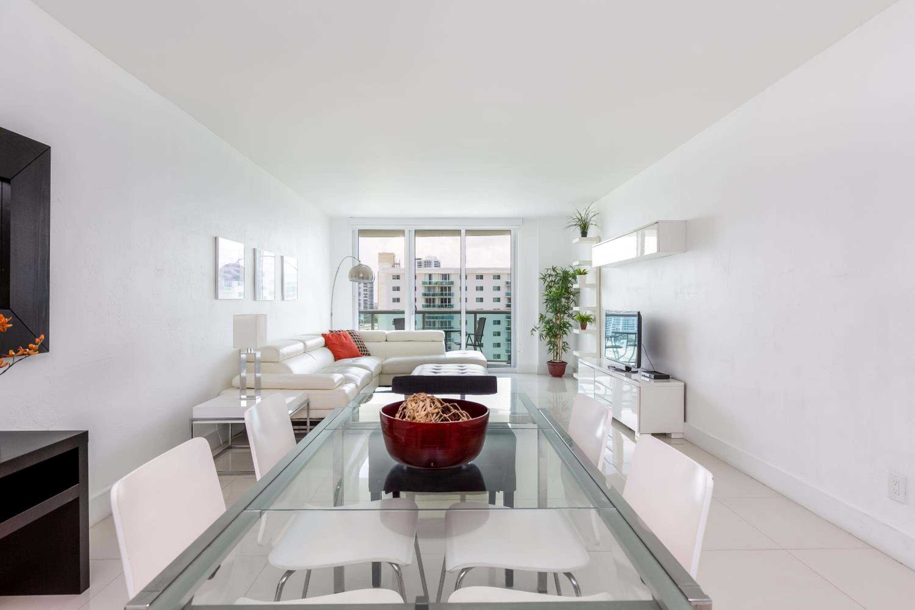 Ocean Reserve Luxury Condos Across from Sunny Isles Beach
