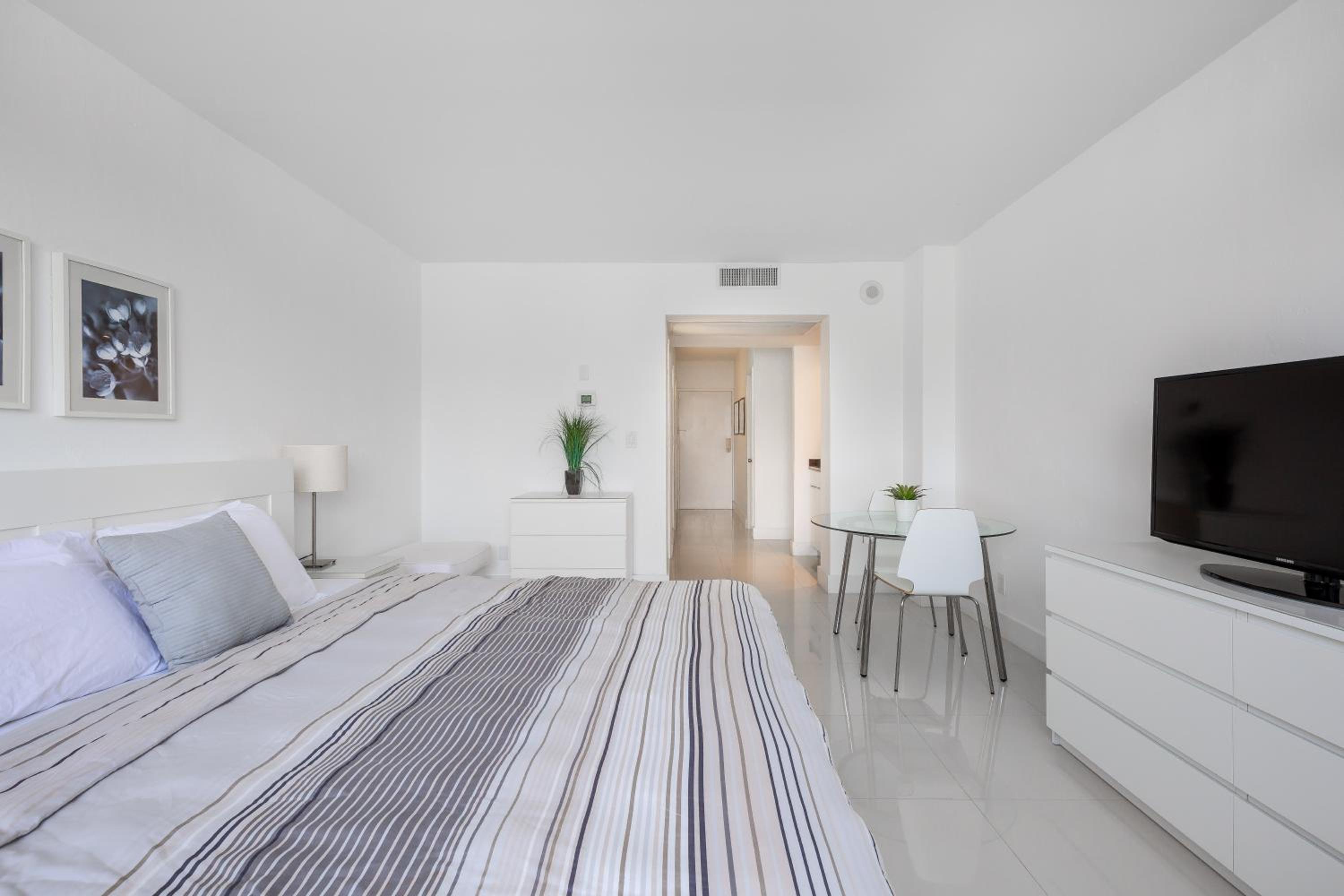 Ocean Reserve Luxury Condos Across from Sunny Isles Beach