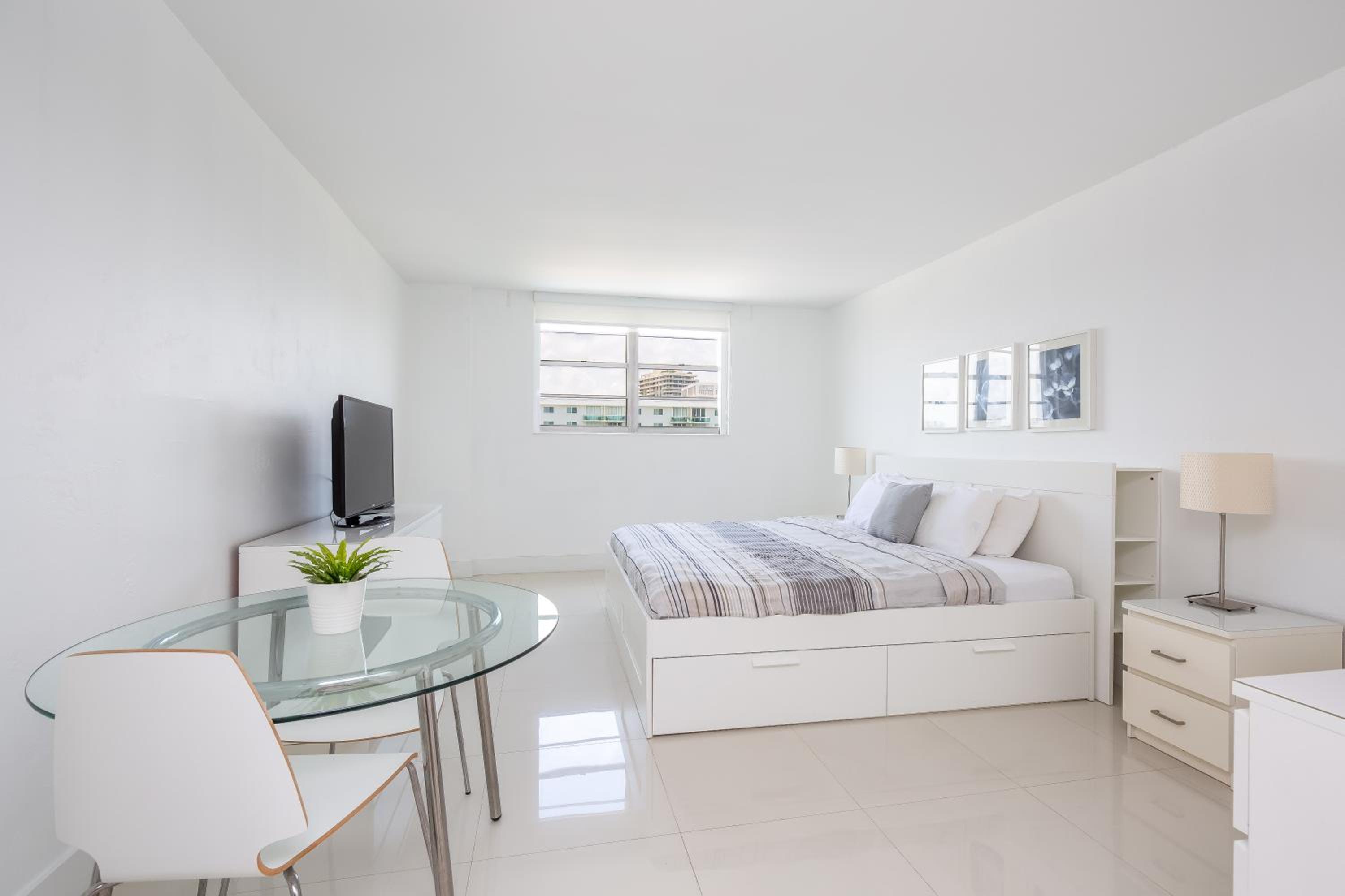 Ocean Reserve Luxury Condos Across from Sunny Isles Beach