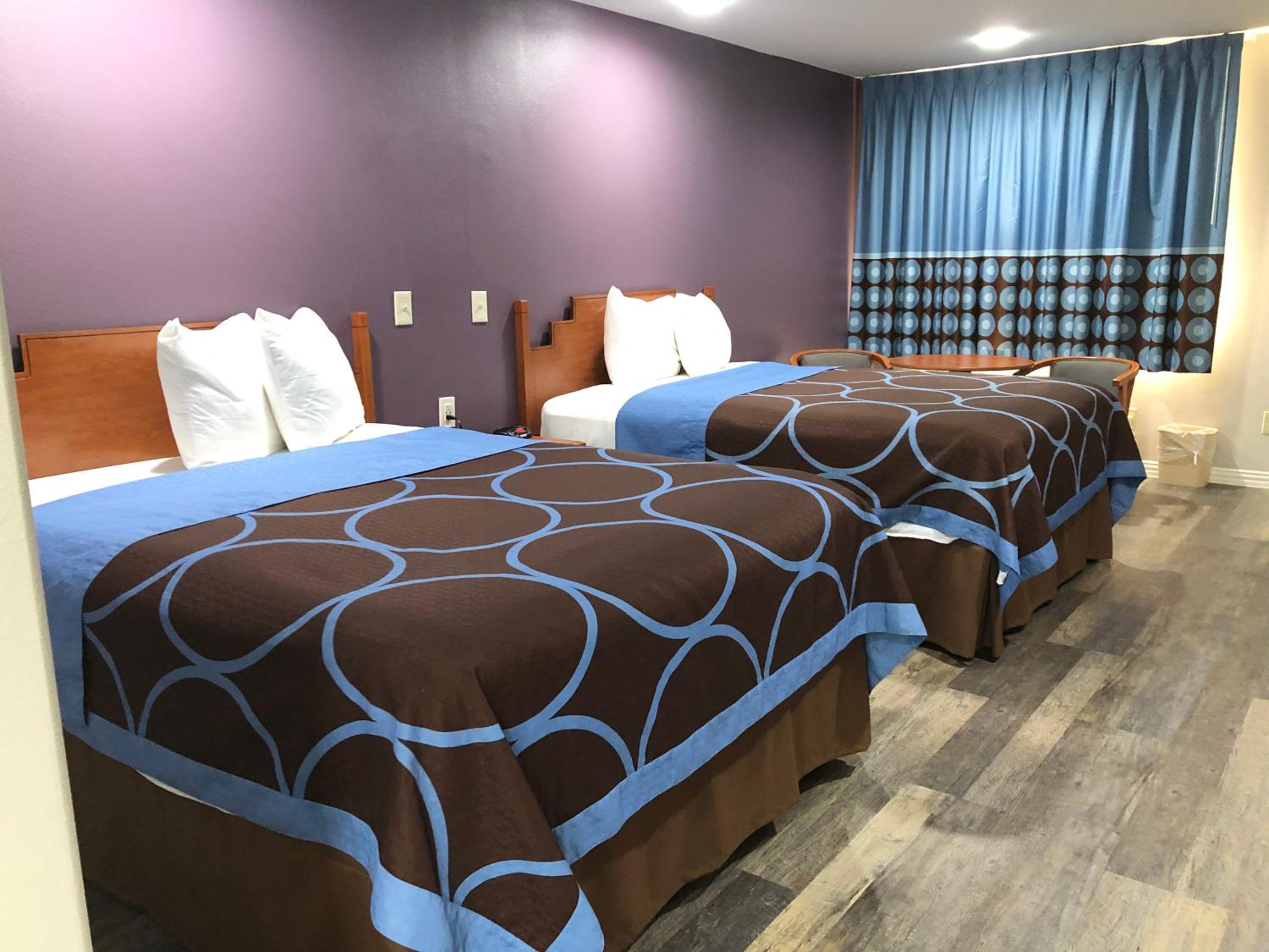Diboll Inn and Suites