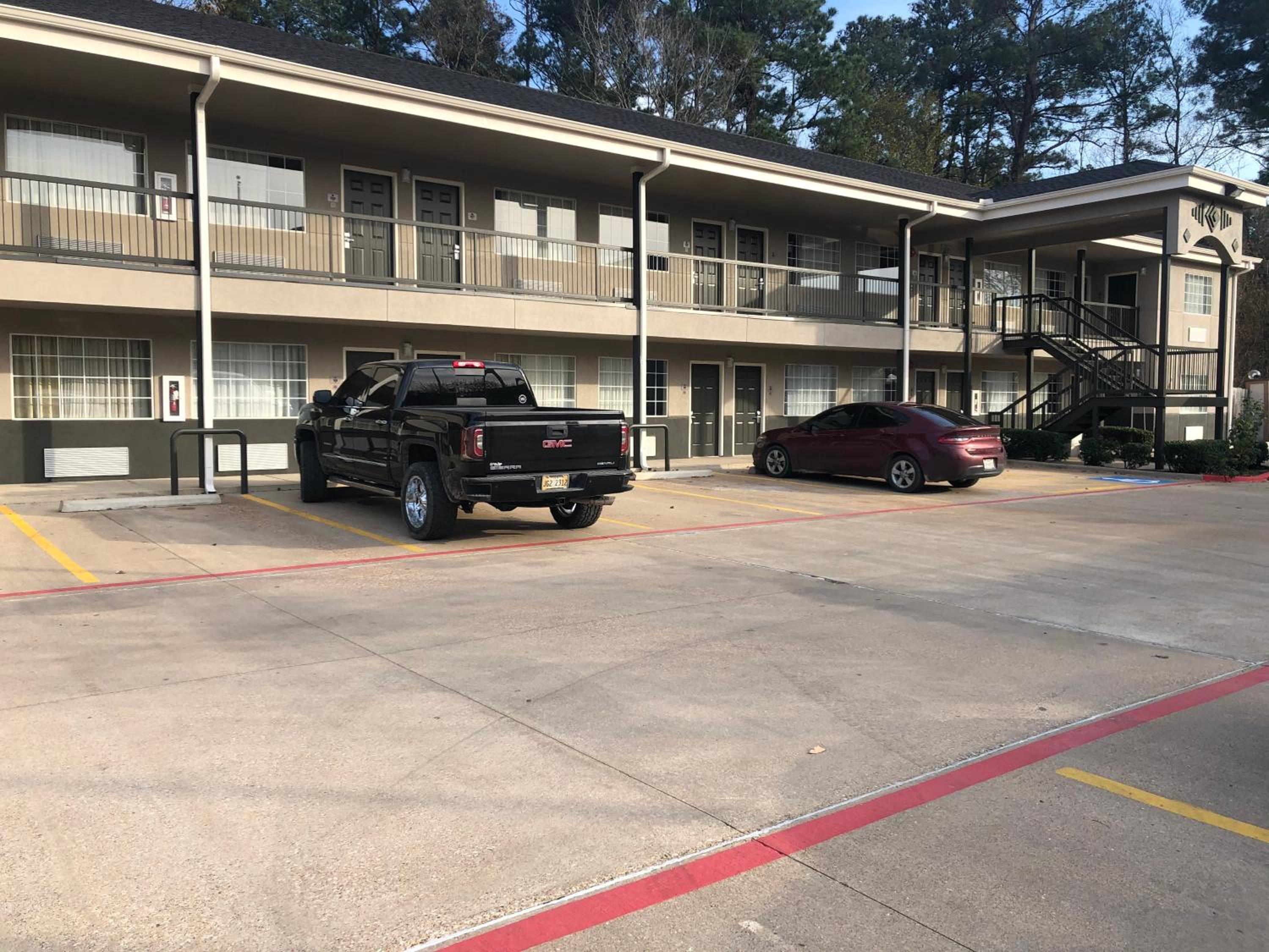 Diboll Inn and Suites - Property Image 7