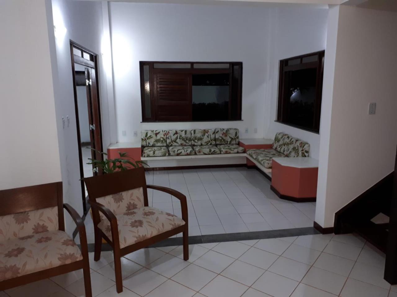 Guarajuba - casa em condomínio corais a 200 metros da praia