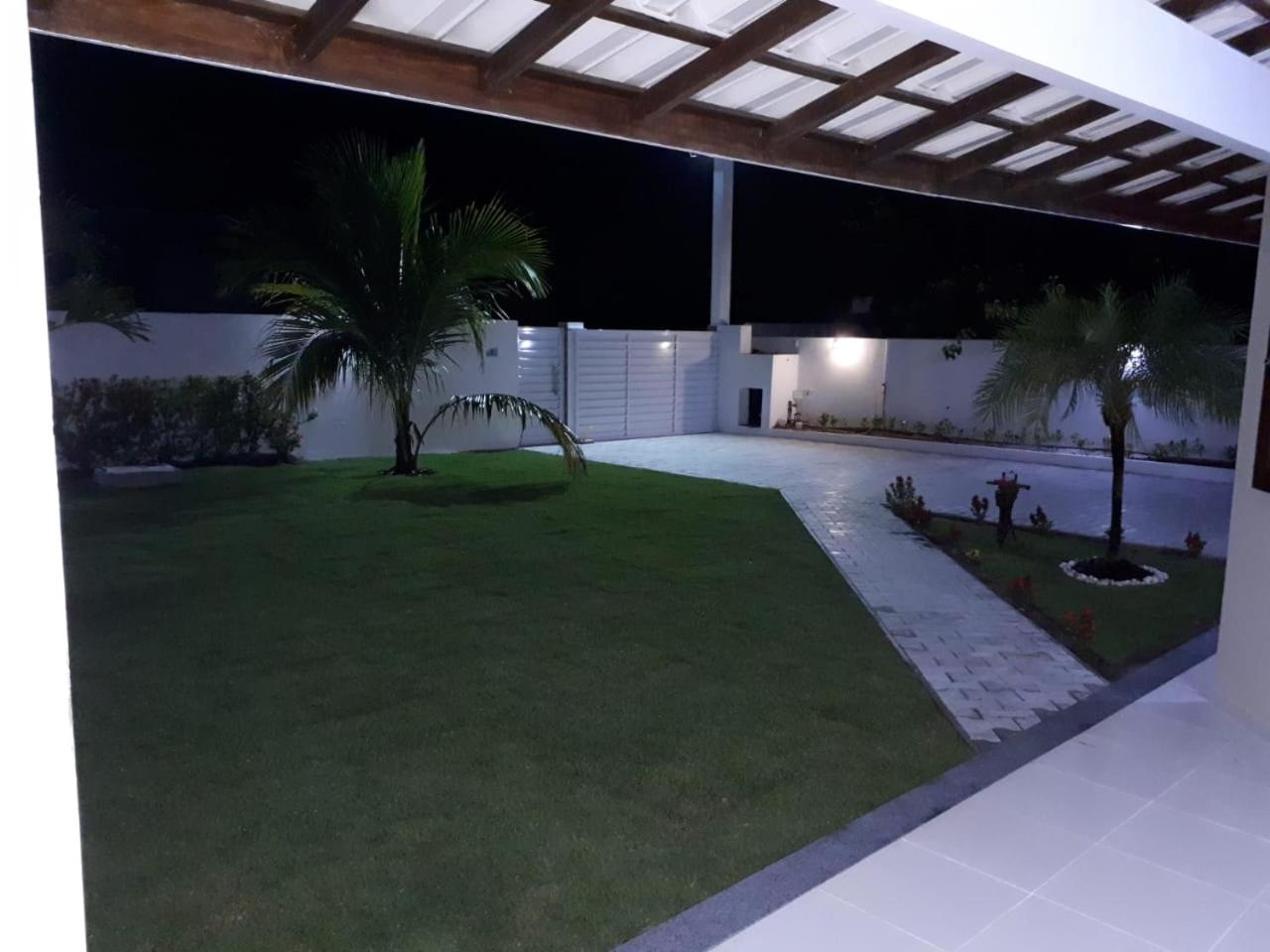 Guarajuba - casa em condomínio corais a 200 metros da praia