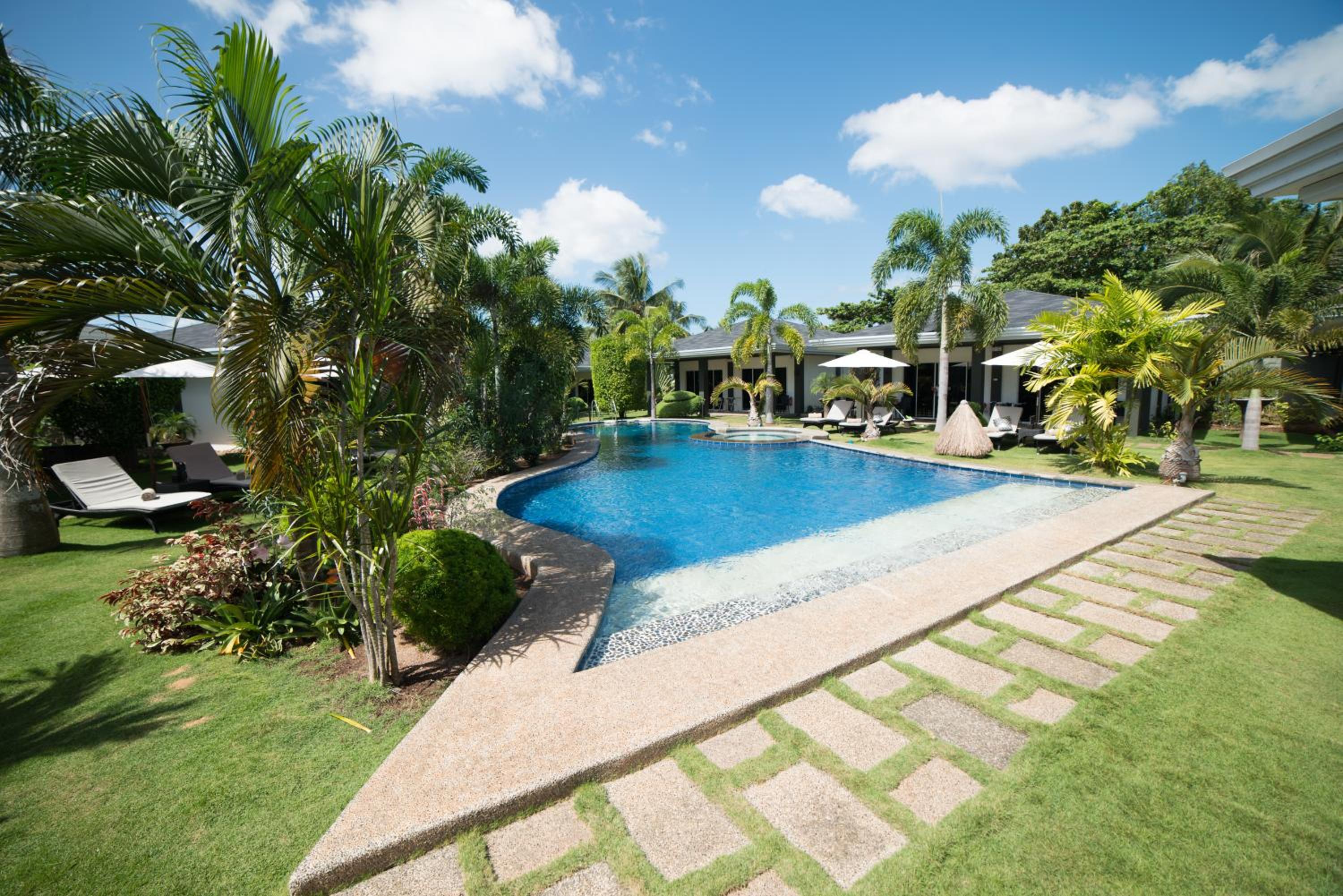 Alona Royal Palm Resort view 2