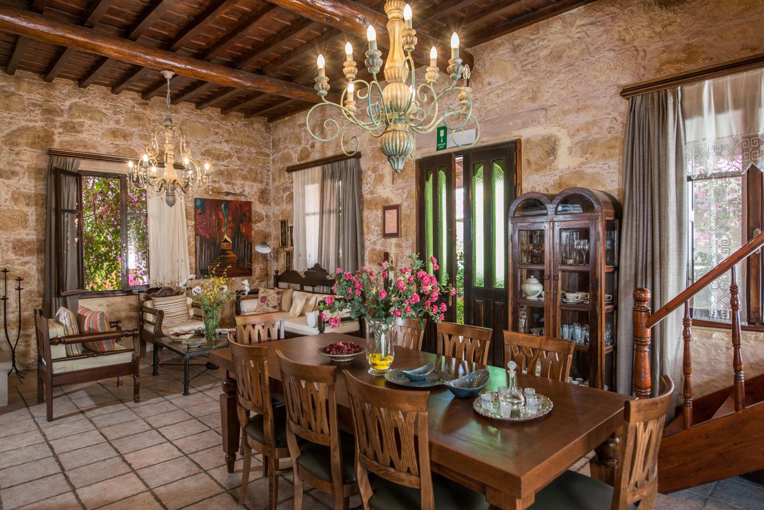 Villa Arhontariki