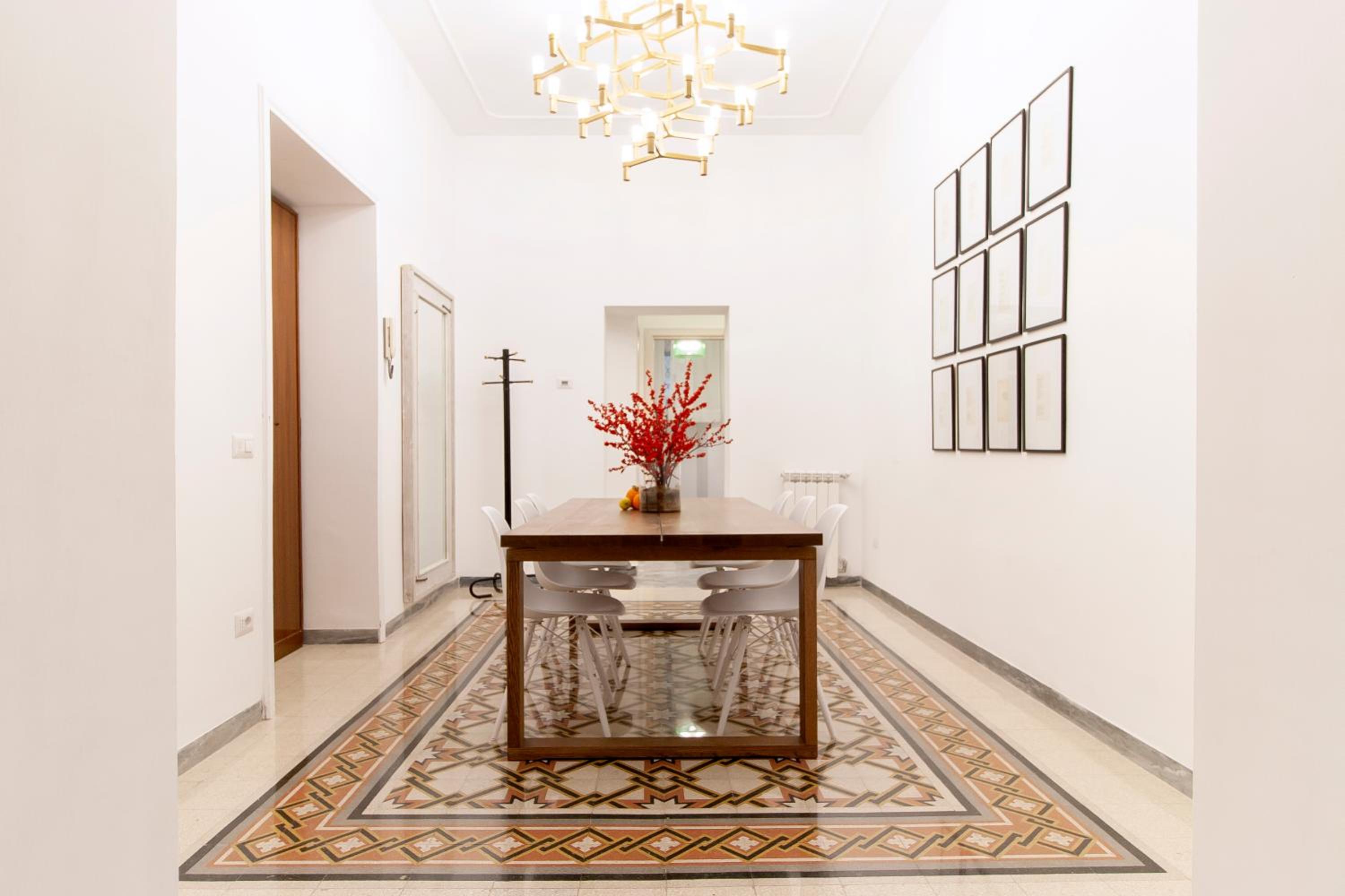 Modern Comfort, Poetic Charm