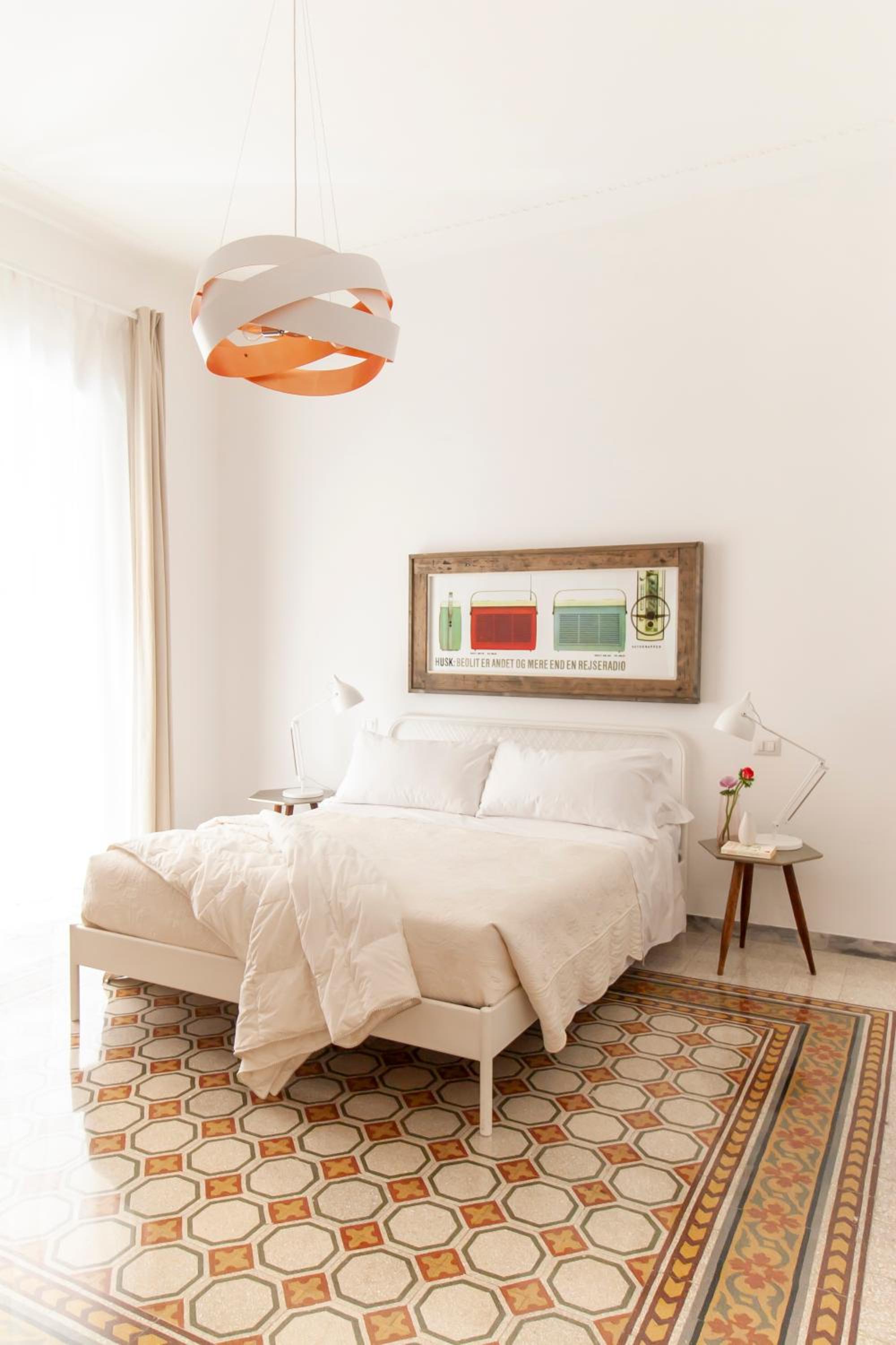 Modern Comfort, Poetic Charm