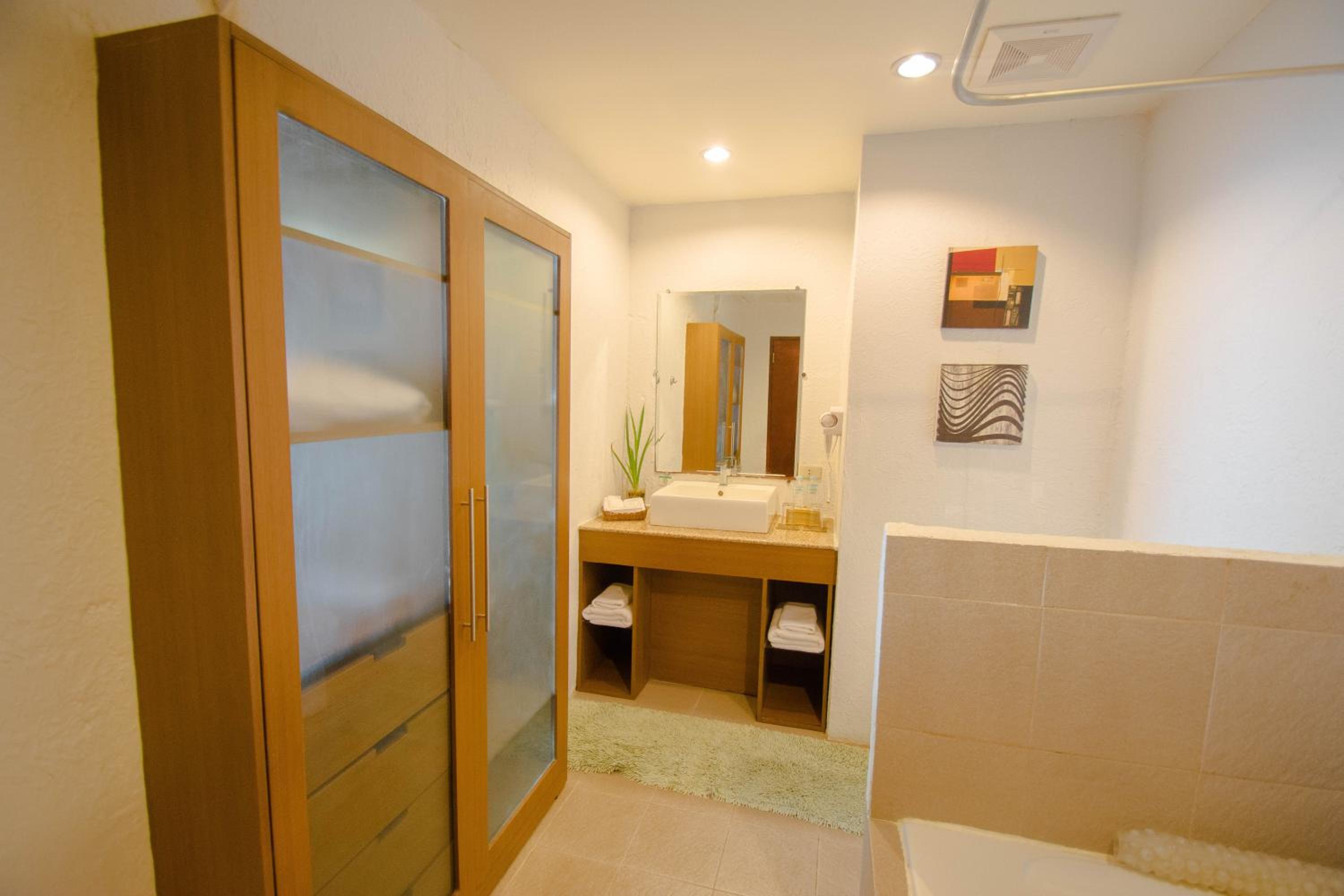 Almont Inland Resort