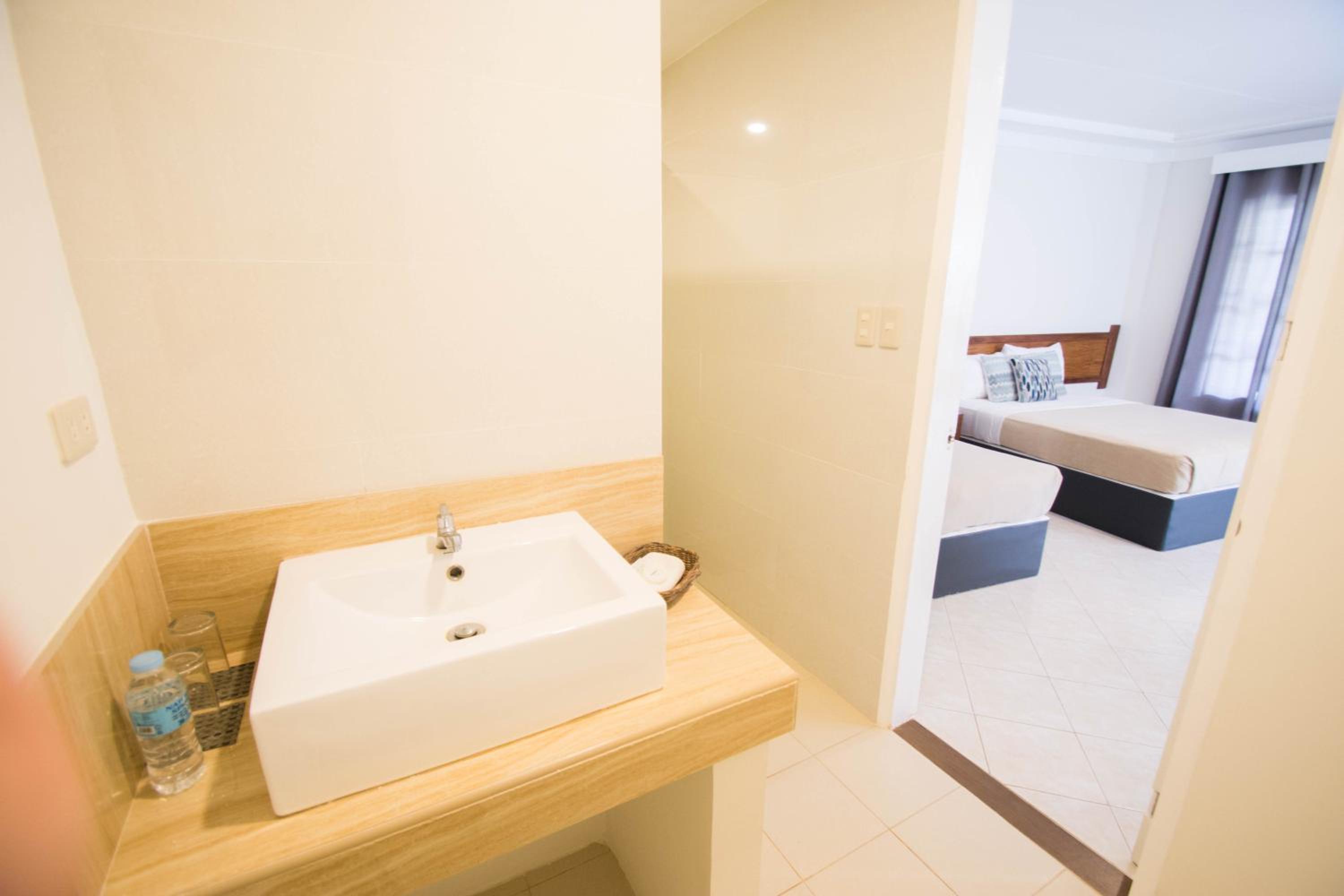 Almont Inland Resort