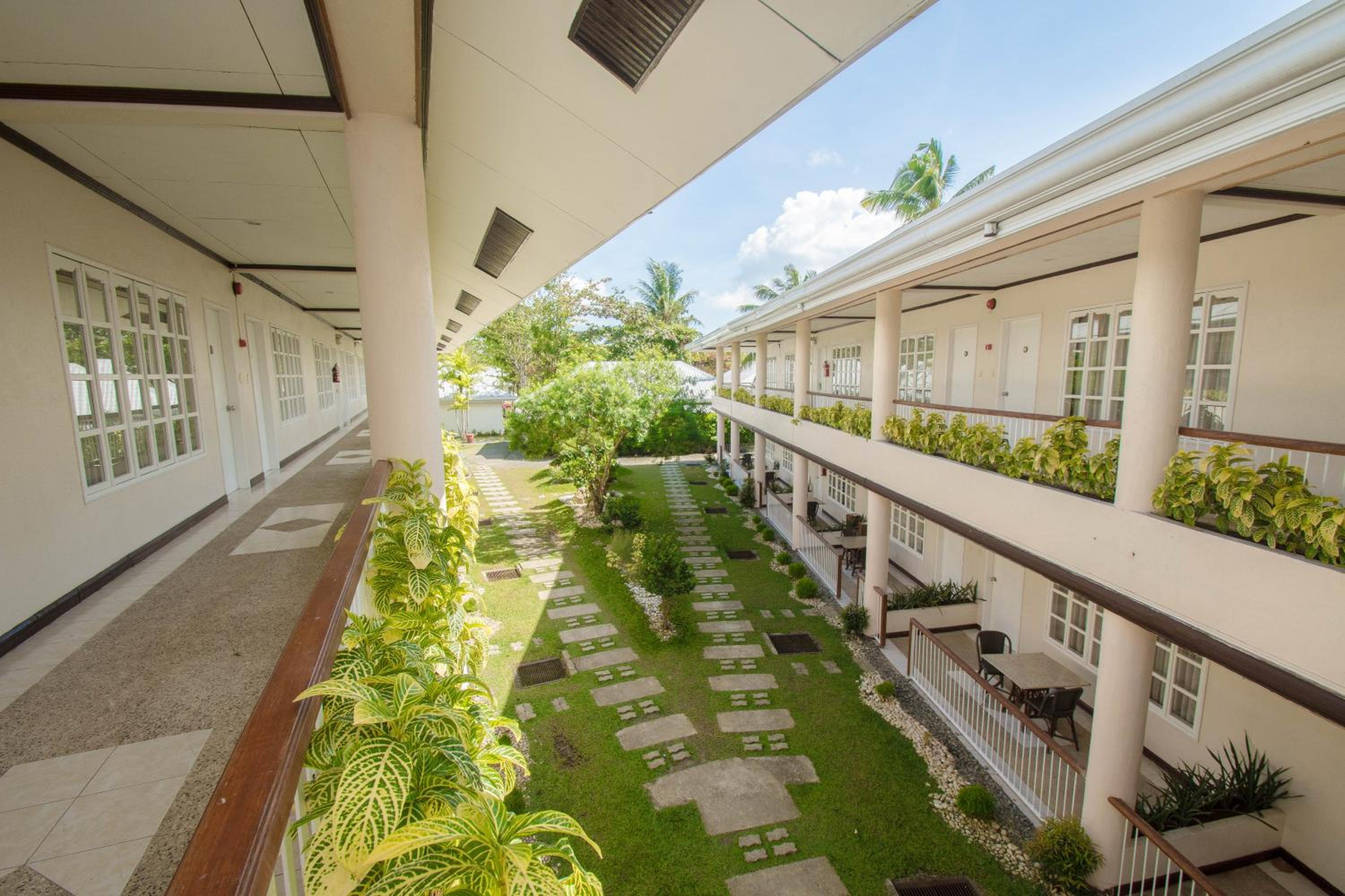 Almont Inland Resort