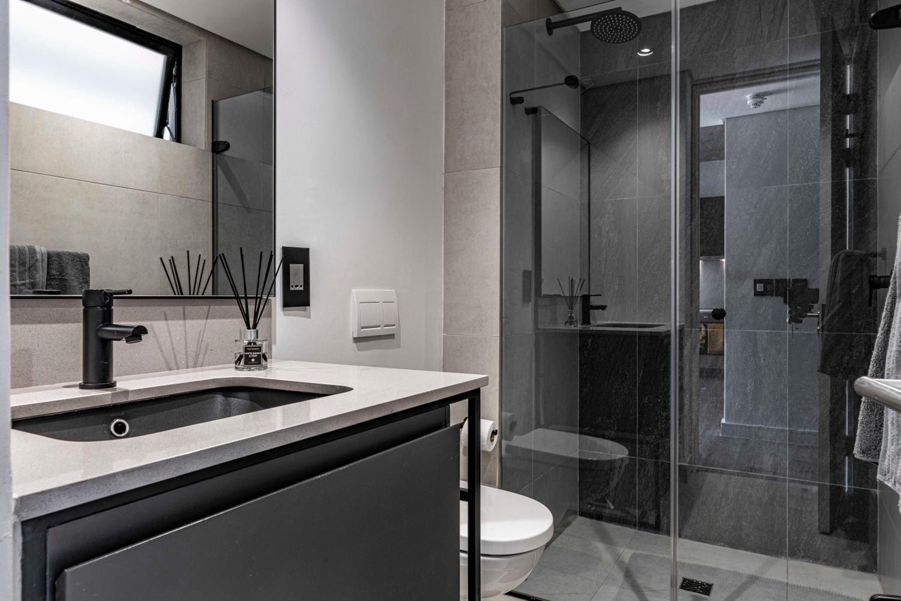 408 The Signature, De Waterkant view 3