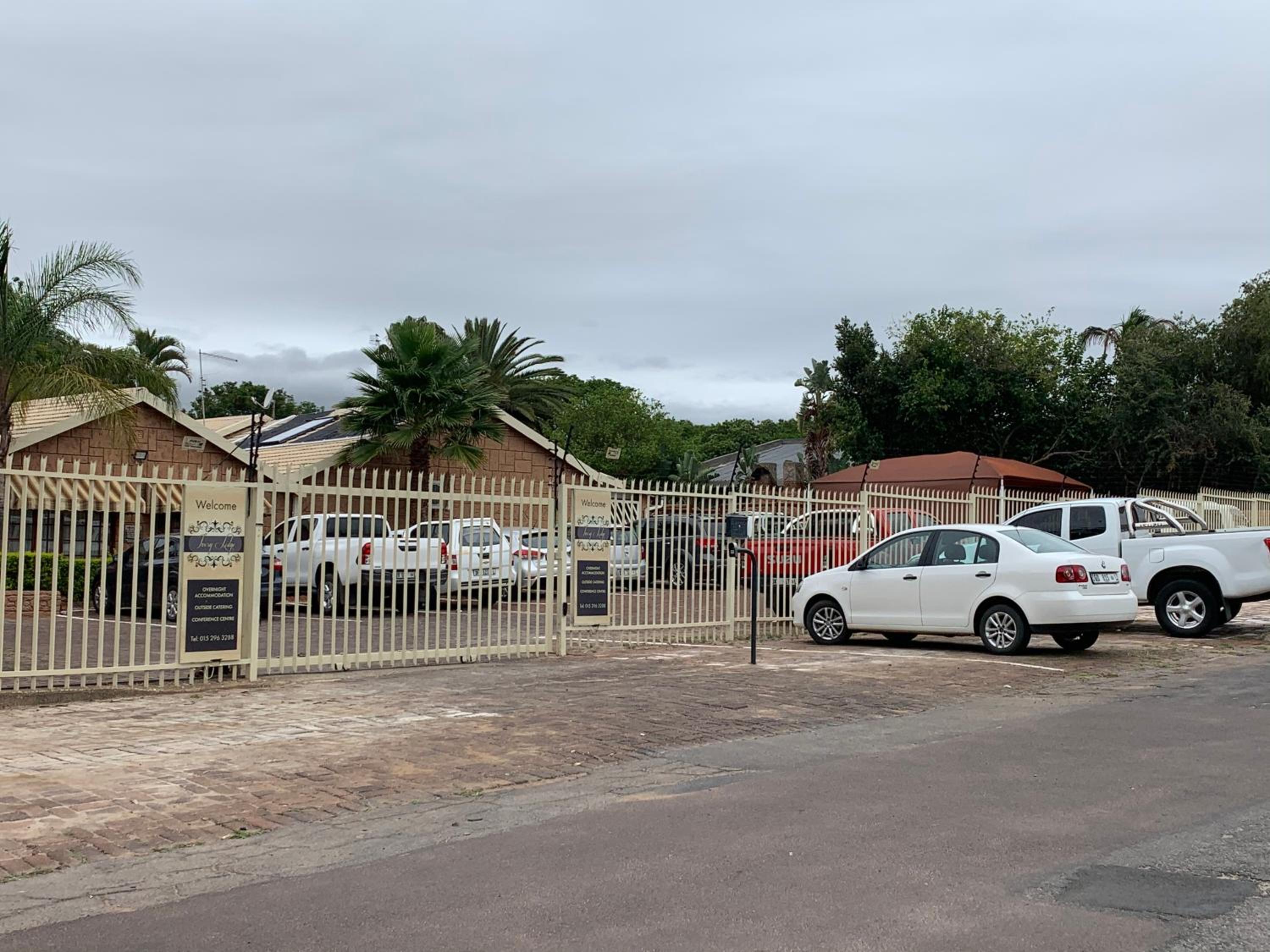 Ivory Lodge Bendor view 3