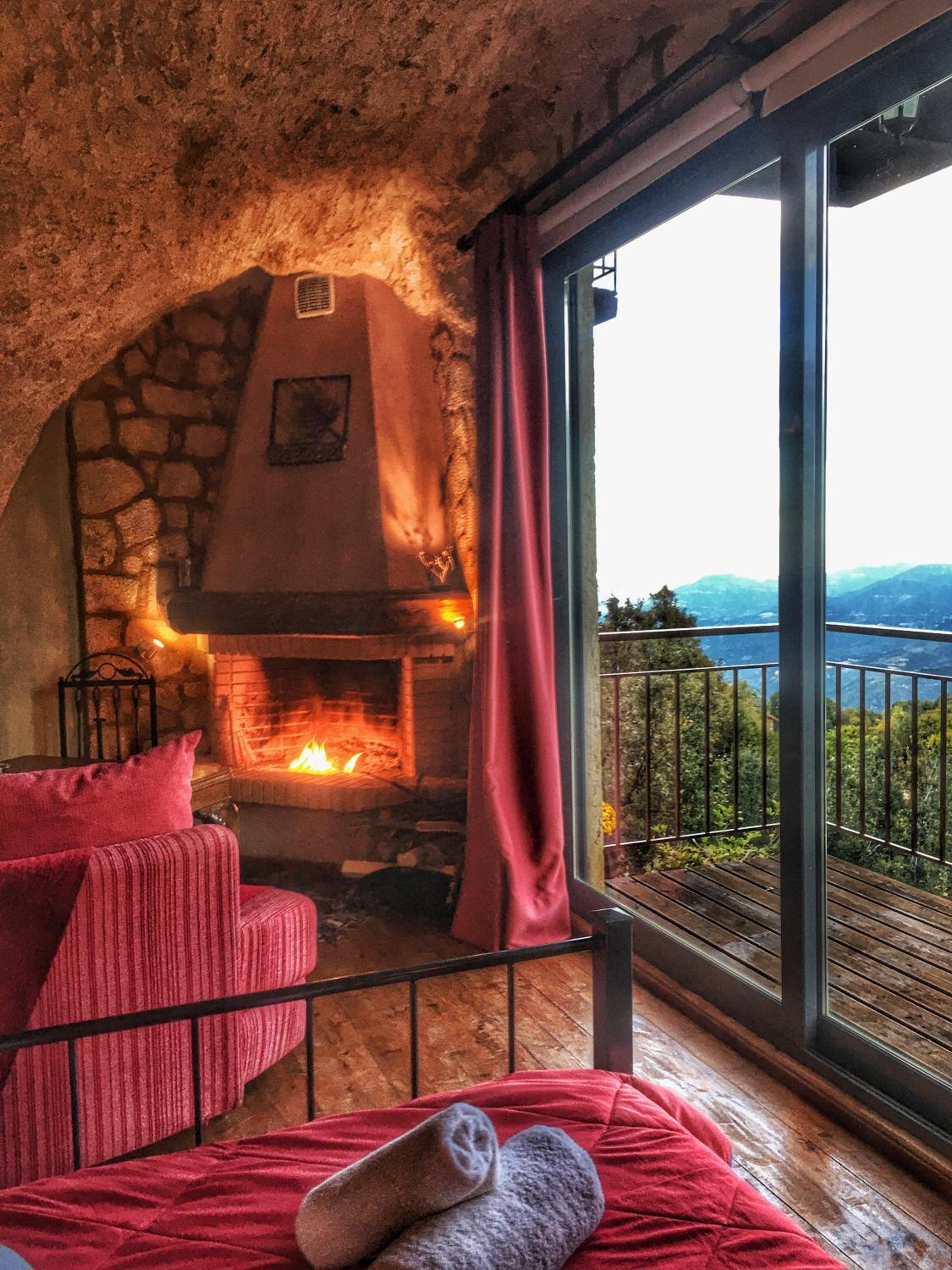 Anemoessa view 5