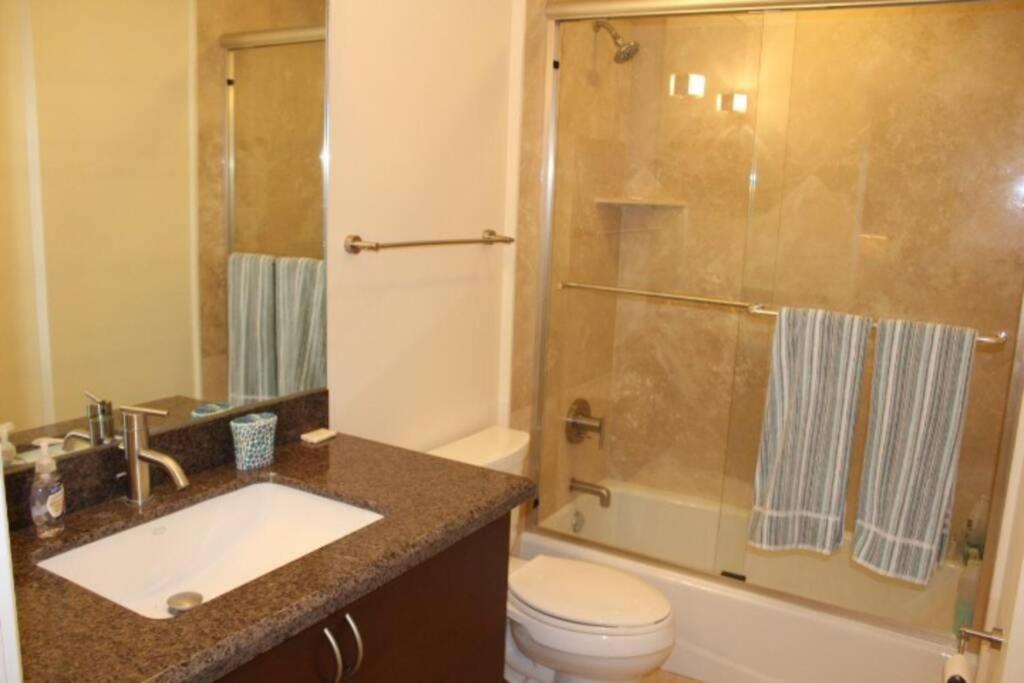 FULL TIME LIC Mgr - LUXURIOUS 3 BED 3 BATH OCEANFRONT SUITE - UPSCALE OCEANFRONT RESORT - INDOOR PICKLEBALL - SPEAKEASY! view 3