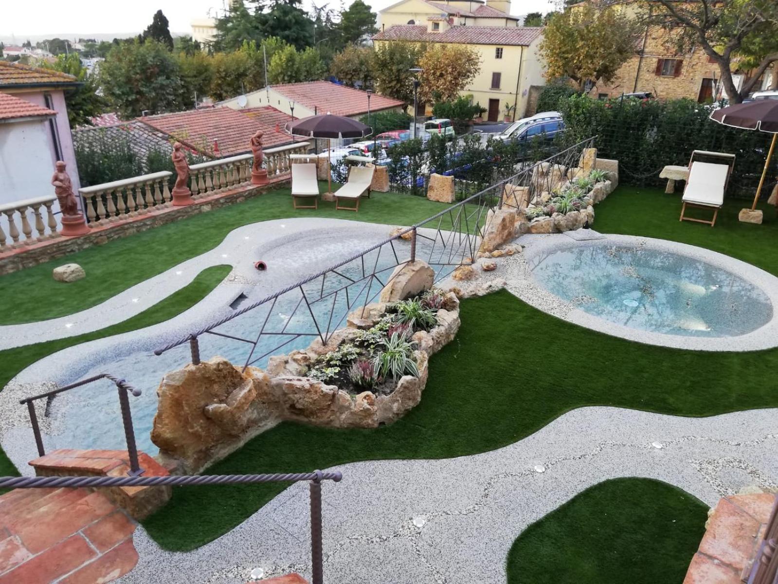 Photo 16