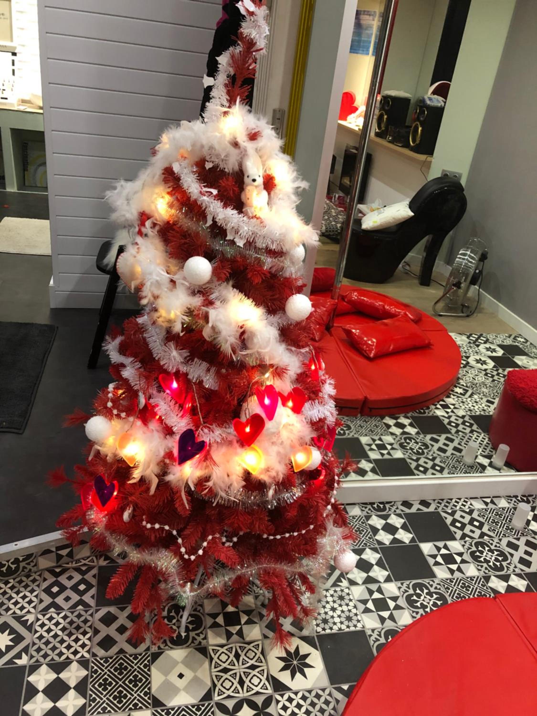 Hotel SPABYELLEETLUI spa rouge ou bleu