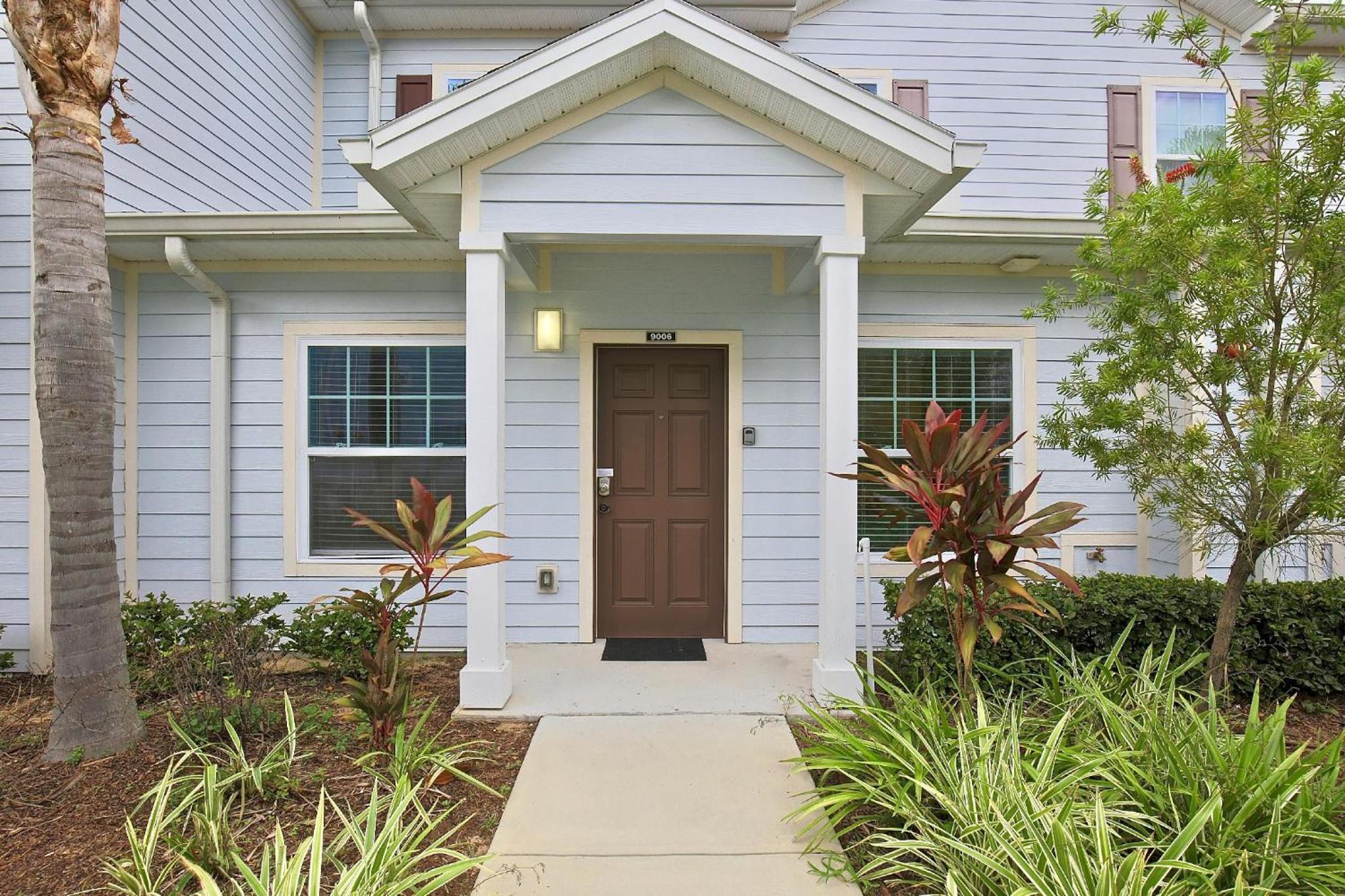 Great townhouse in great luxurious community, poolgym Close to Disney! view 2
