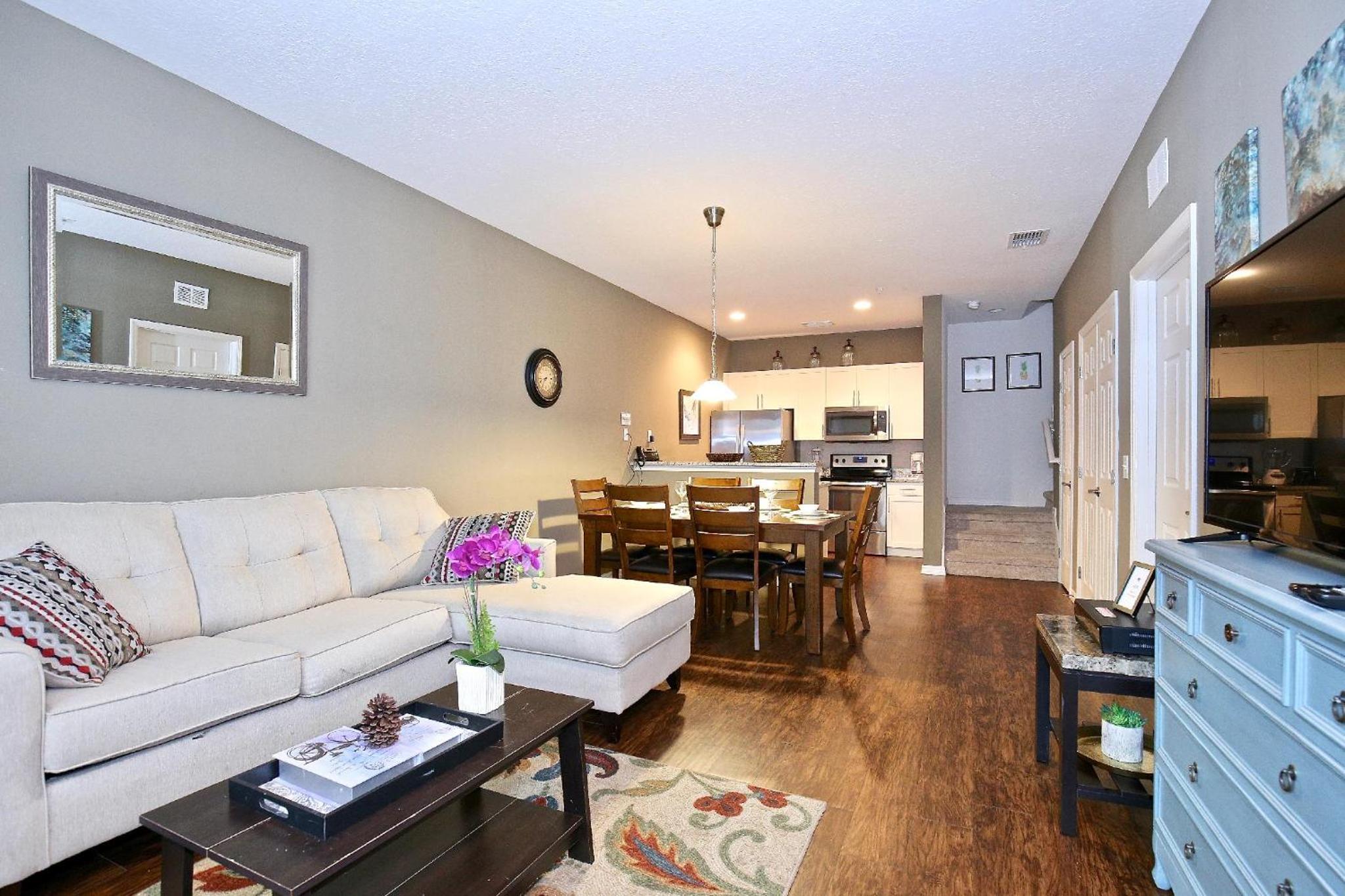 Great townhouse in great luxurious community, poolgym Close to Disney! view 4