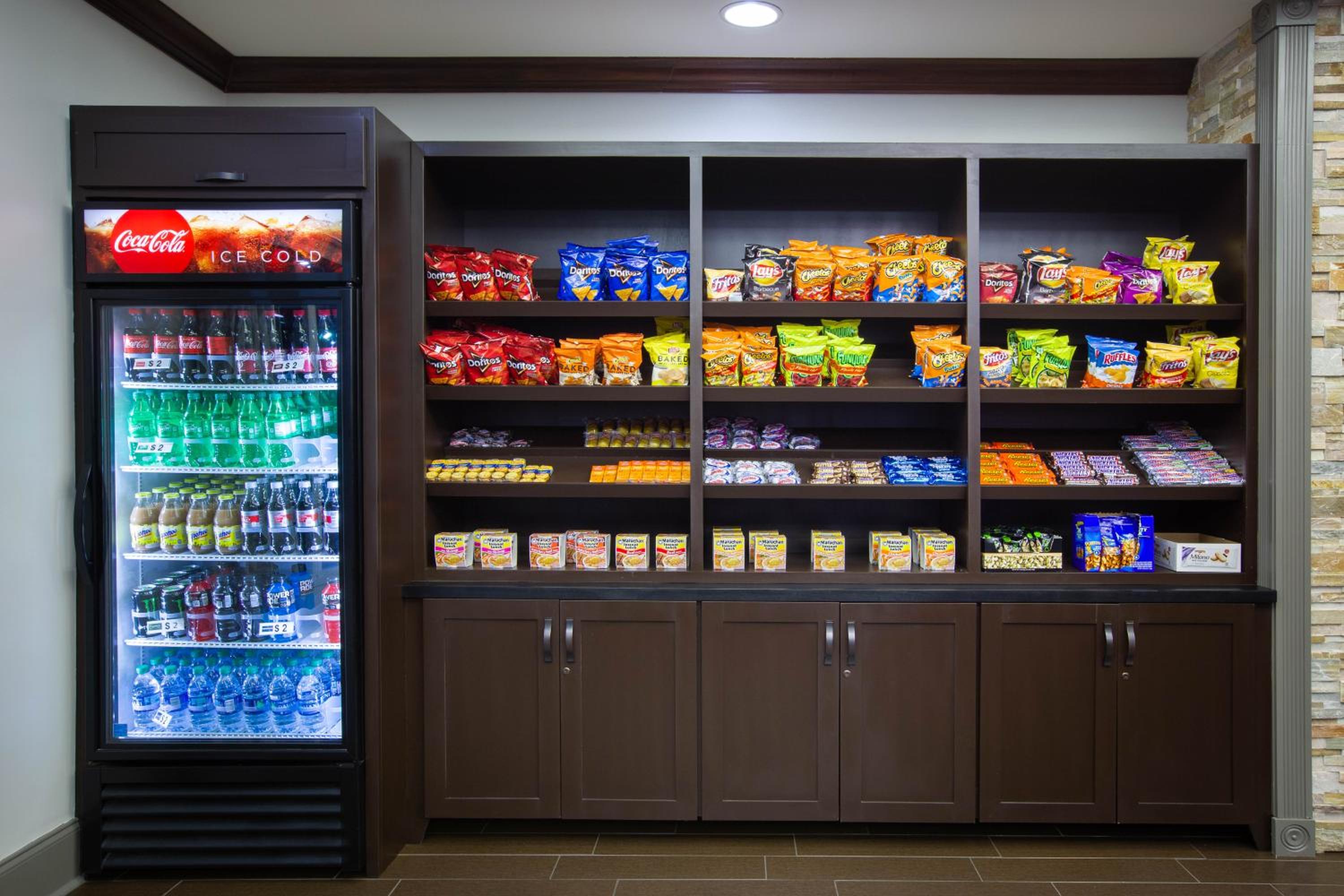 Tupelo Vacations - La Quinta by Wyndham Tupelo - Property Image 29