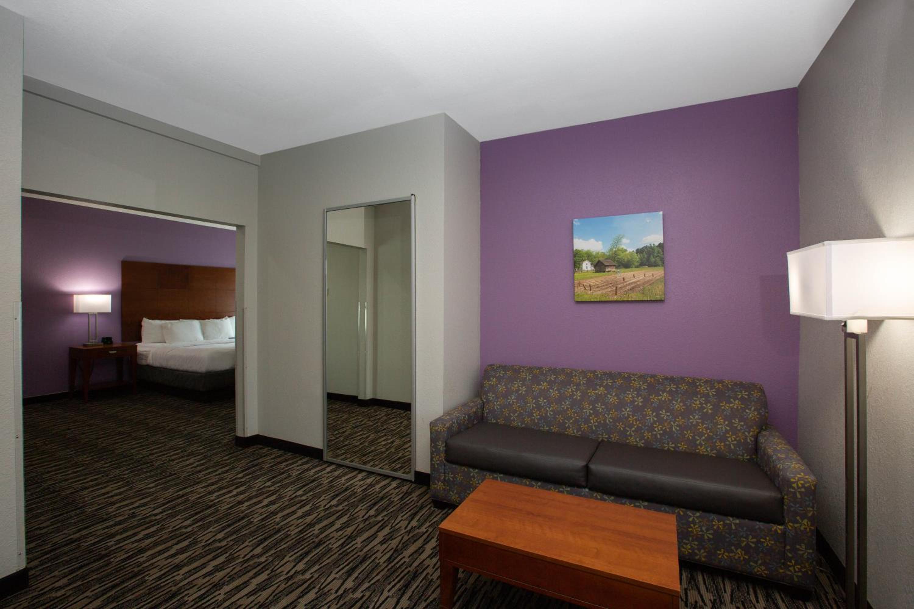 Tupelo Vacations - La Quinta by Wyndham Tupelo - Property Image 21