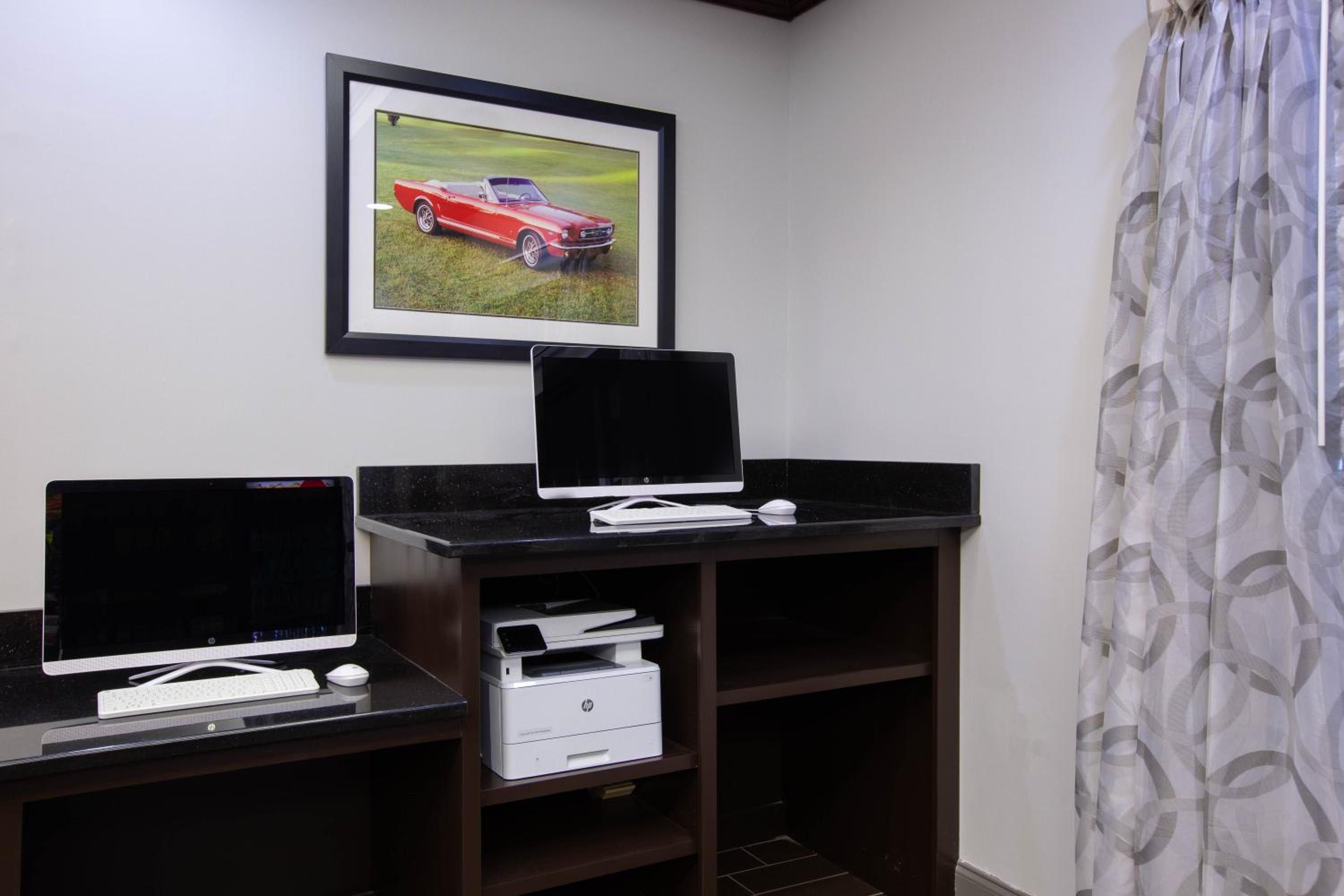 Tupelo Vacations - La Quinta by Wyndham Tupelo - Property Image 30