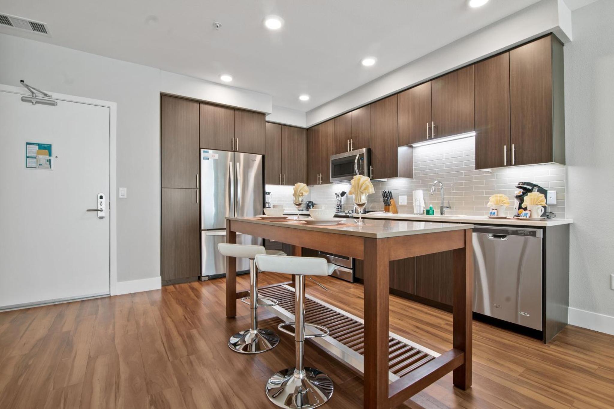 Newark Vacations - Global Luxury Suites at Downtown Mountain View - Property Image 1