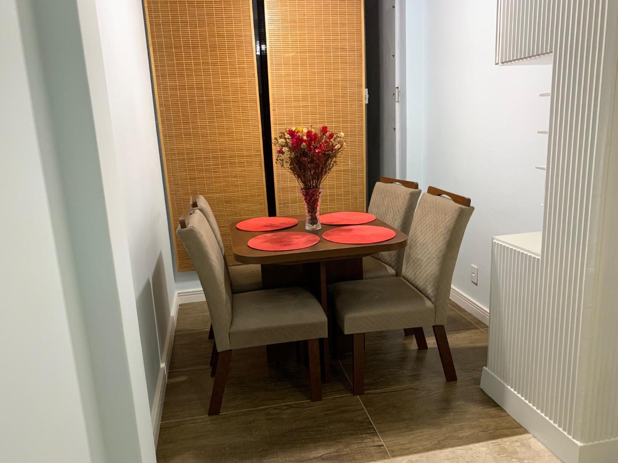 Apartamento COPANEMA Reformadíssimo no Posto 6, VENHAM
