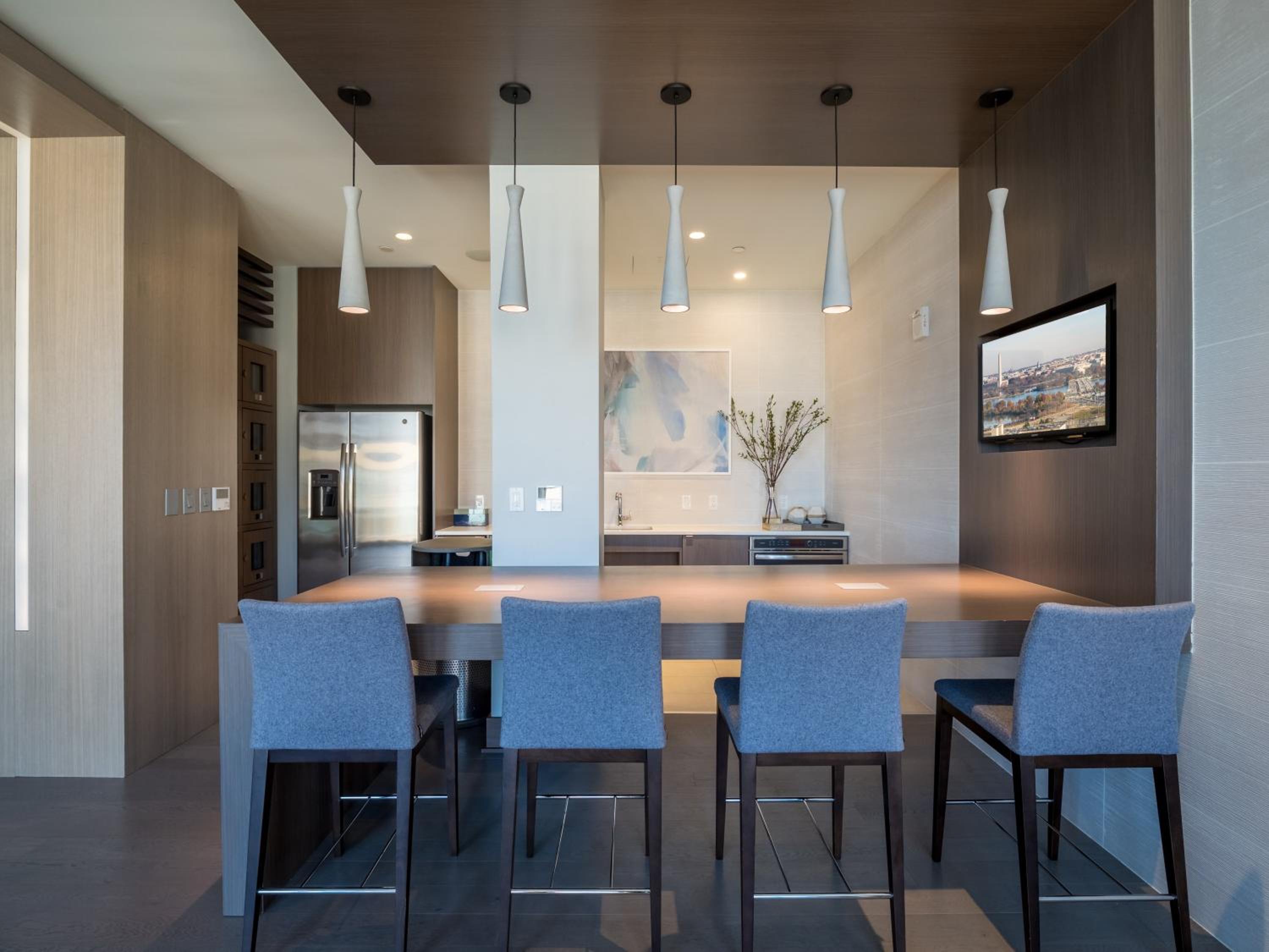 Global Luxury Suites Crystal City
