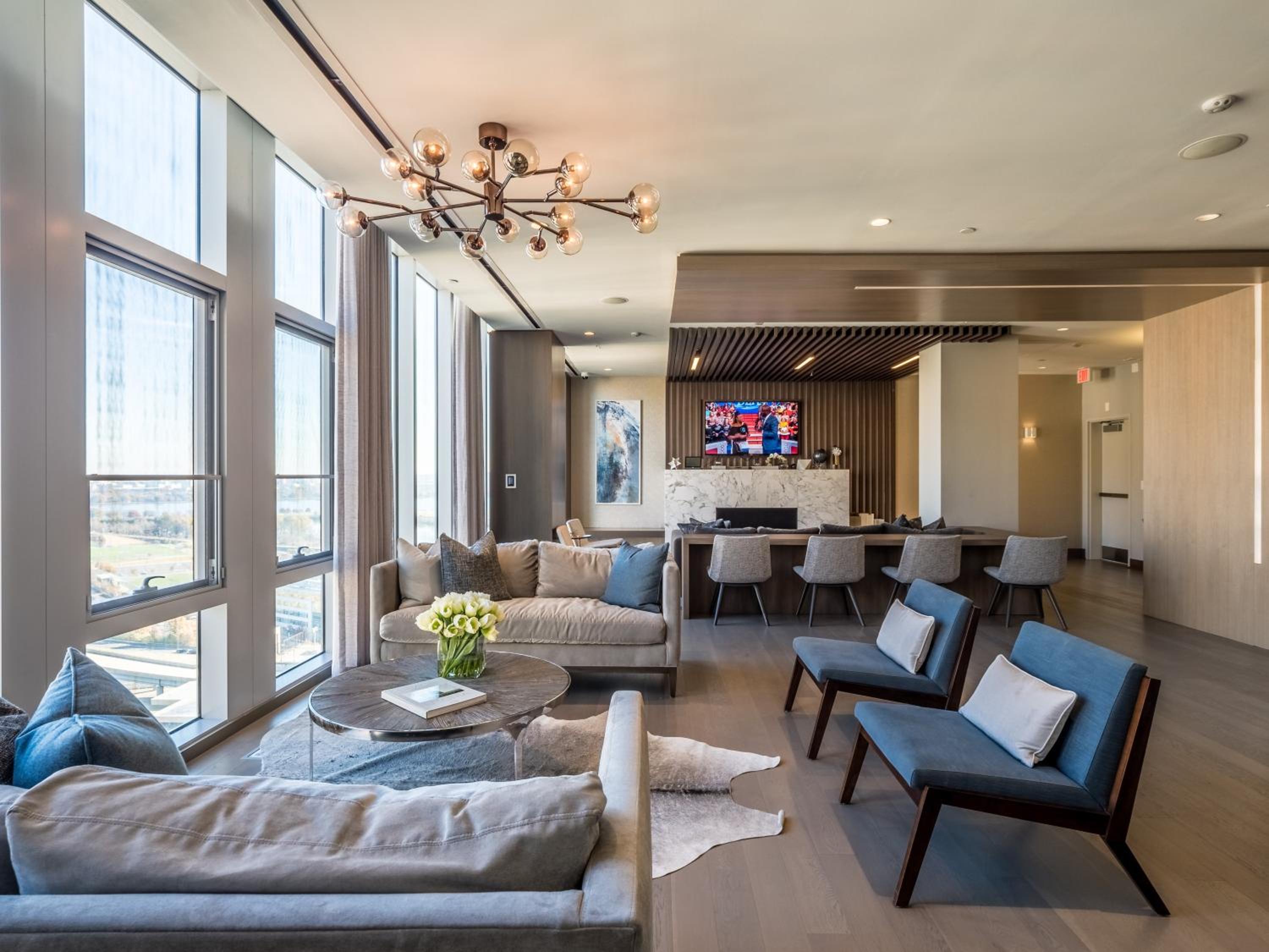 Global Luxury Suites Crystal City