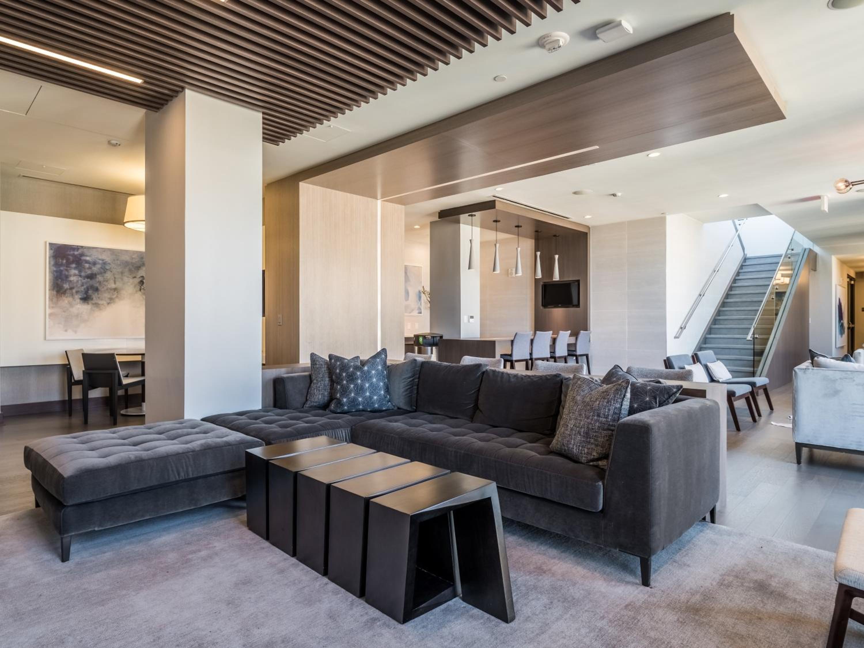 Global Luxury Suites Crystal City