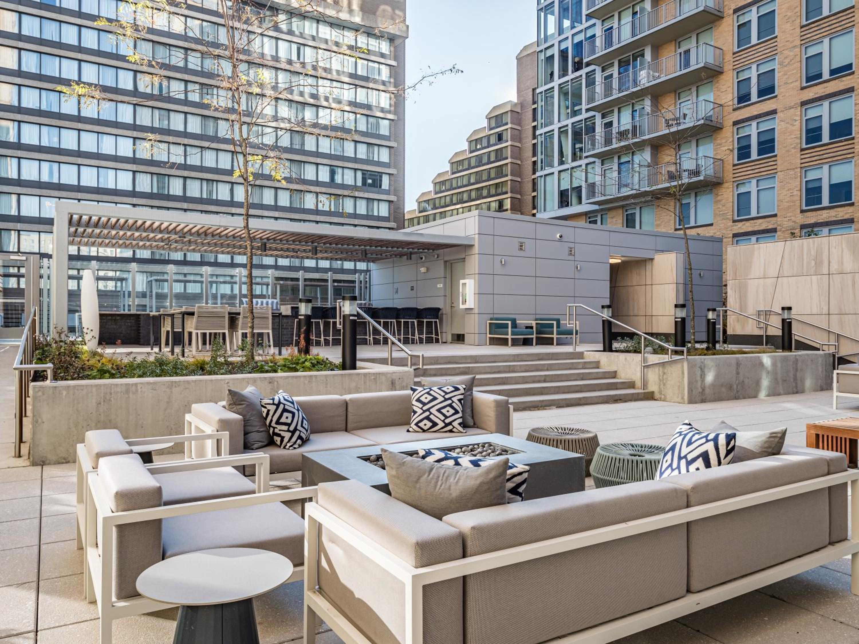Global Luxury Suites Crystal City