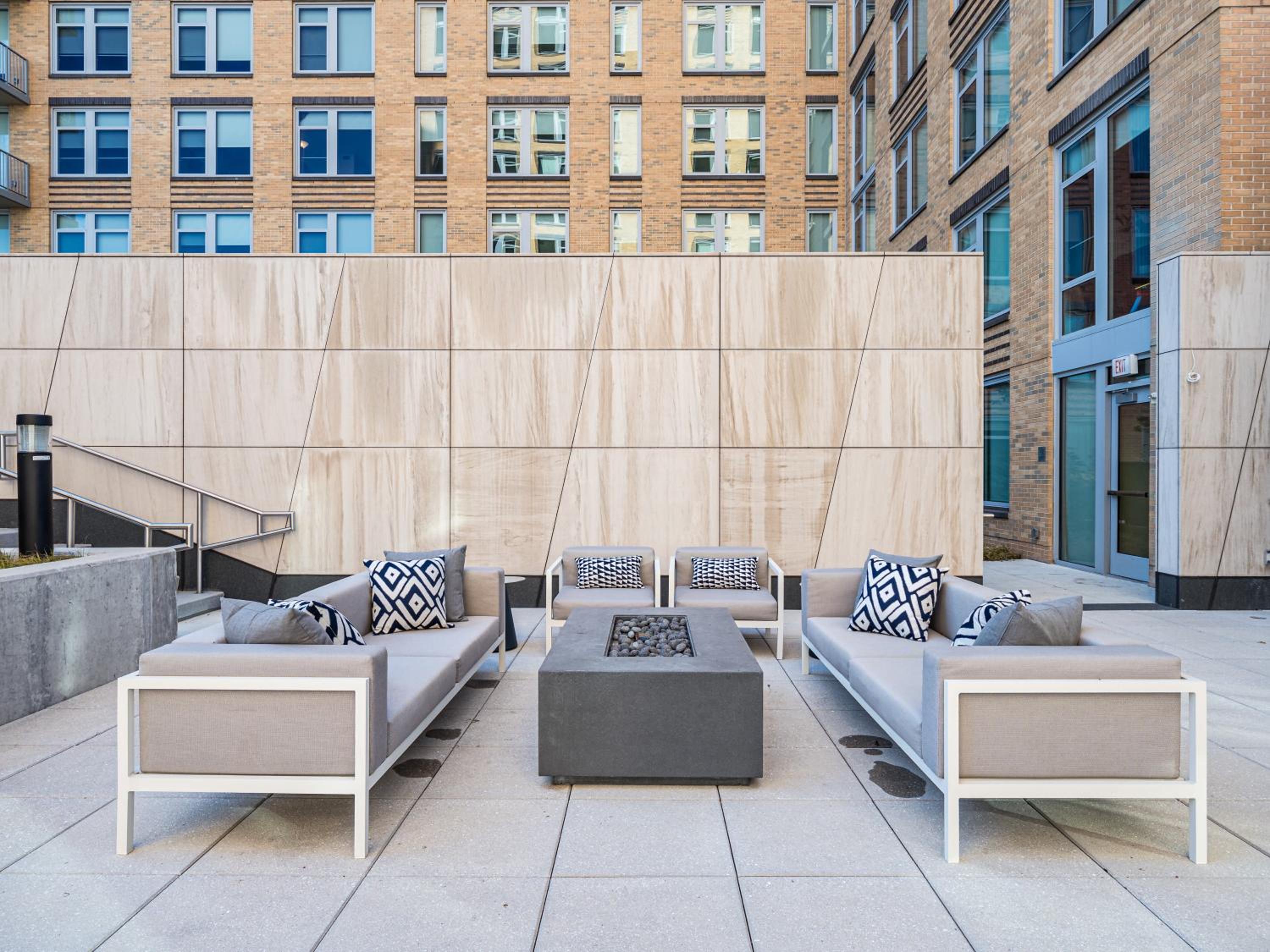 Global Luxury Suites Crystal City