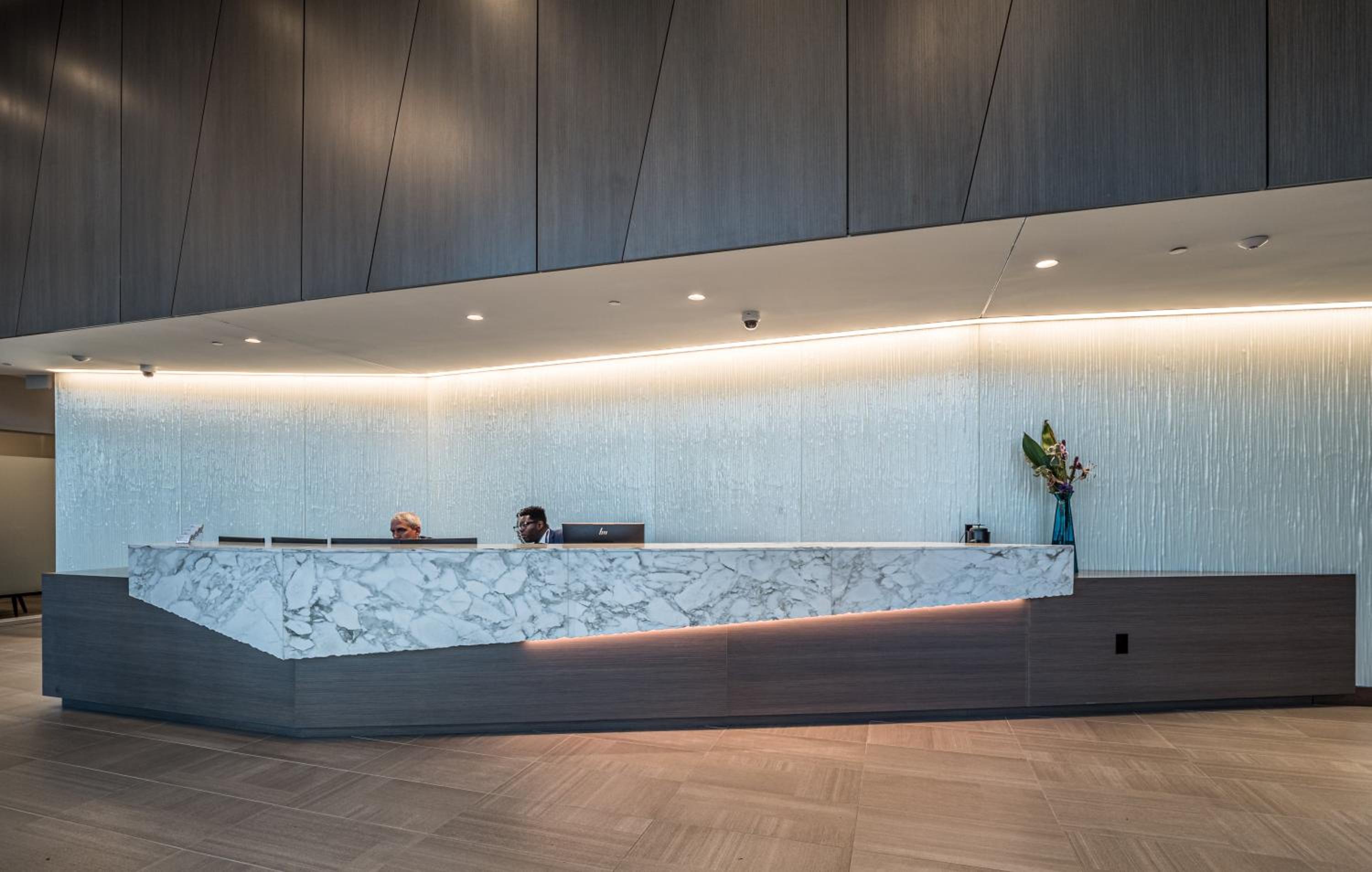 Global Luxury Suites Crystal City