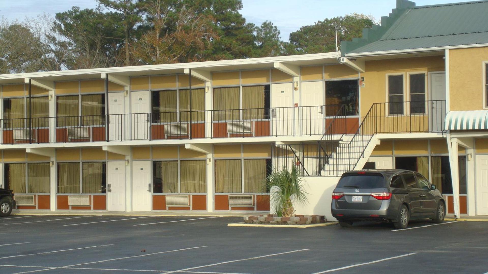 Jacksonville Vacations - Best Rest Inn - Jacksonville - Property Image 3