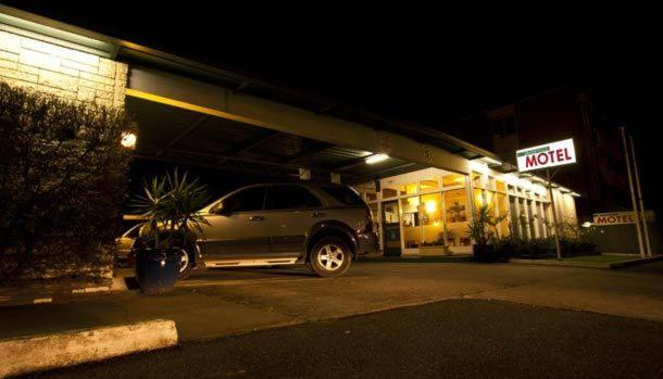 Parkville Motel
