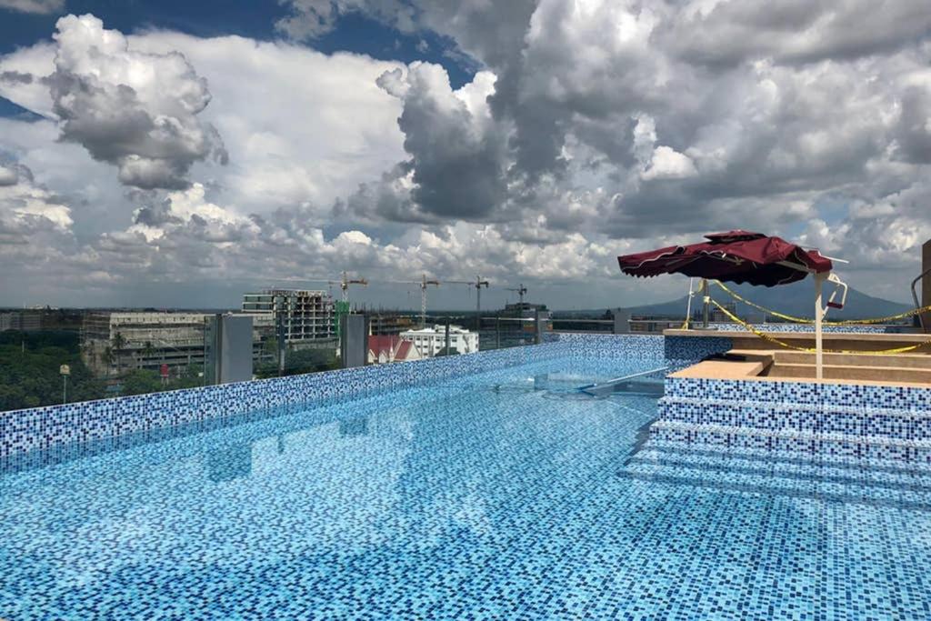 Amazing condo in premier La Grande tower view 4