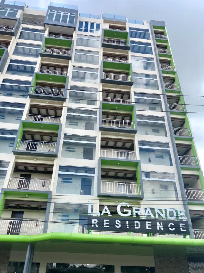 Amazing condo in premier La Grande tower view 5