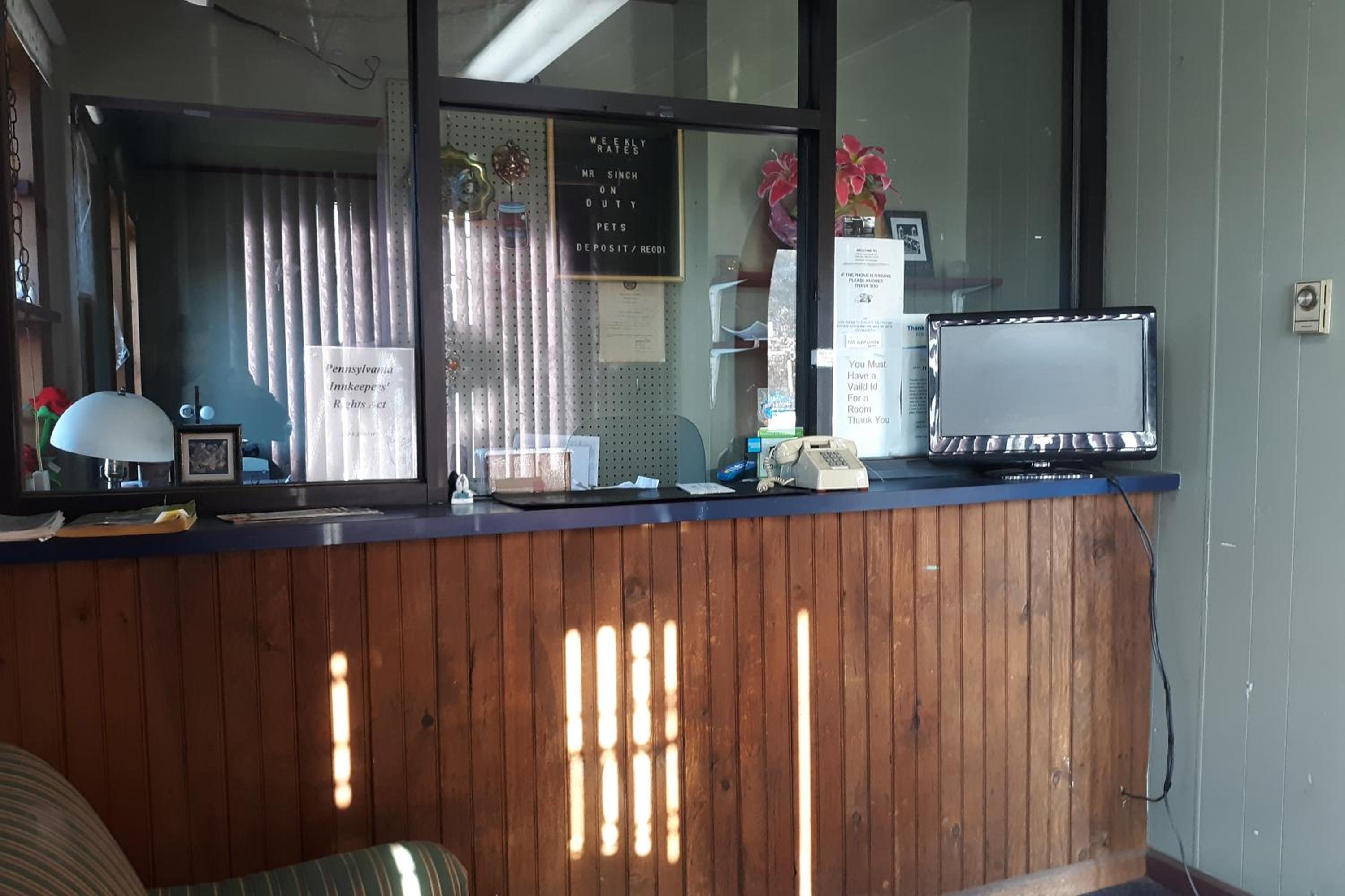 Scranton Vacations - OYO Hotel Wilkes-Barre East - Property Image 5