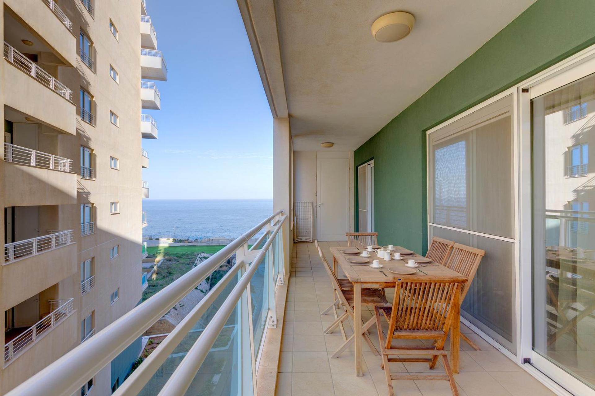 Luxury Apt w/ Side Seaviews and Pool, Top Location view 4