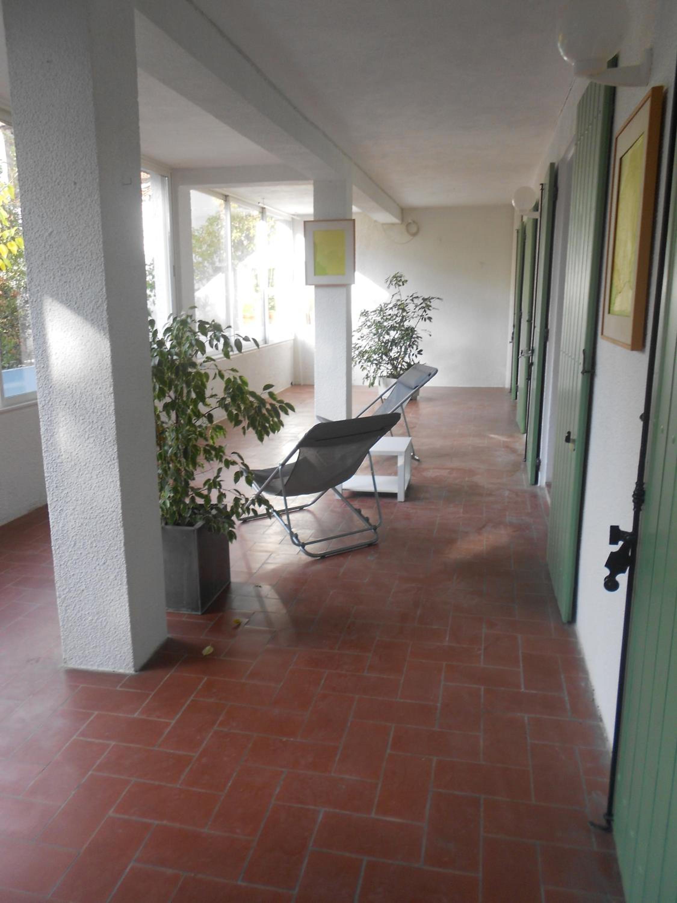 Photo 33