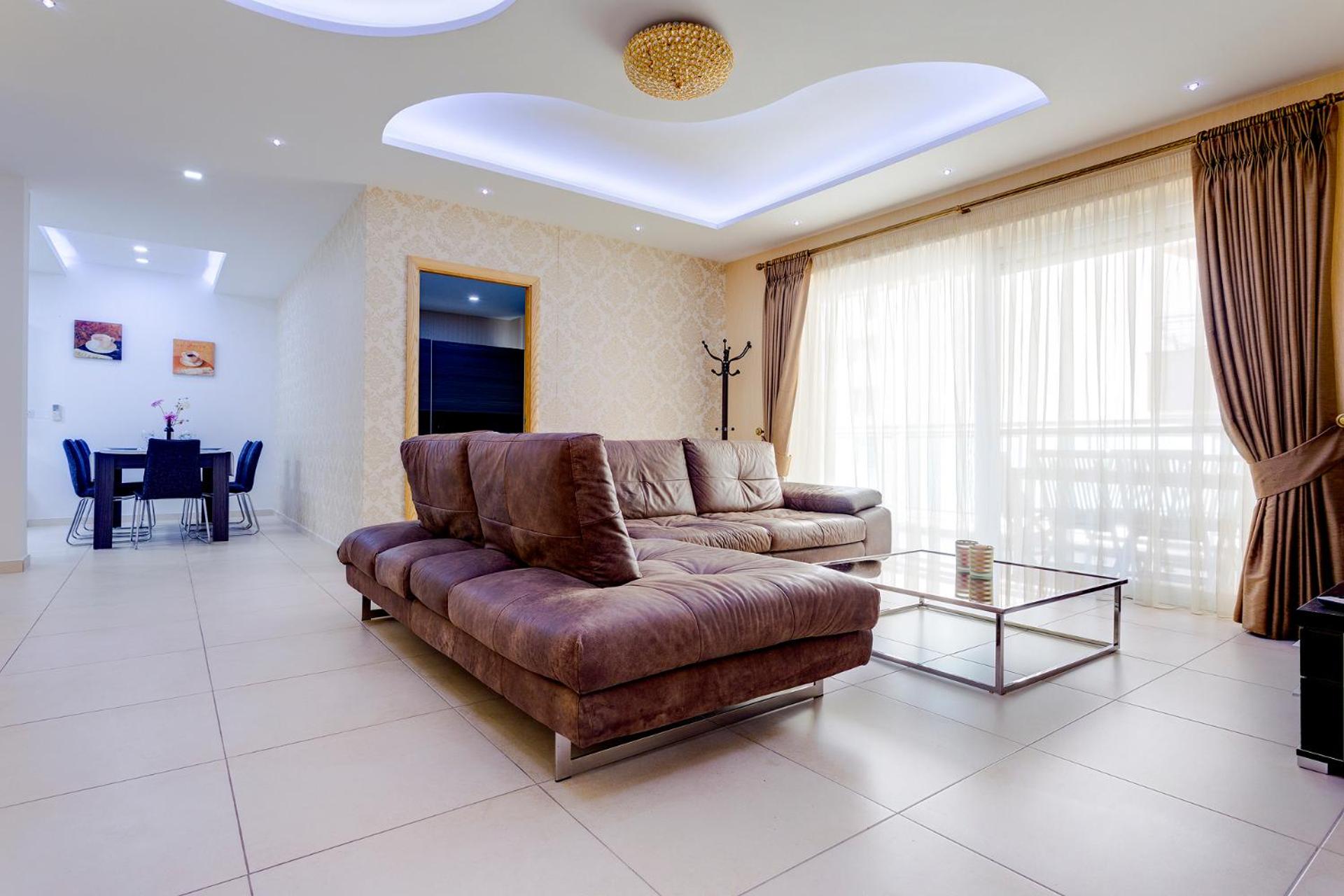 Luxury Apt w/ Side Seaviews and Pool, Top Location view 2