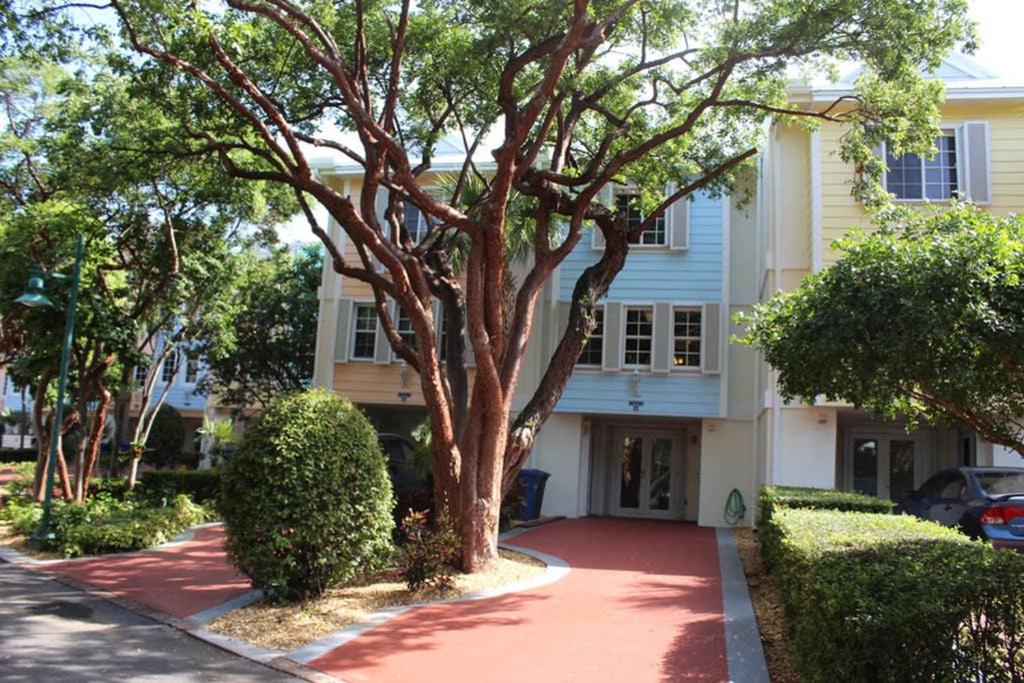 FULL TIME LIC Mgr - MODERN 3 BED 4 BATH VILLA - UPSCALE OCEANFRONT RESORT - INDOOR PICKLEBALL - SPEAKEASY! view 5