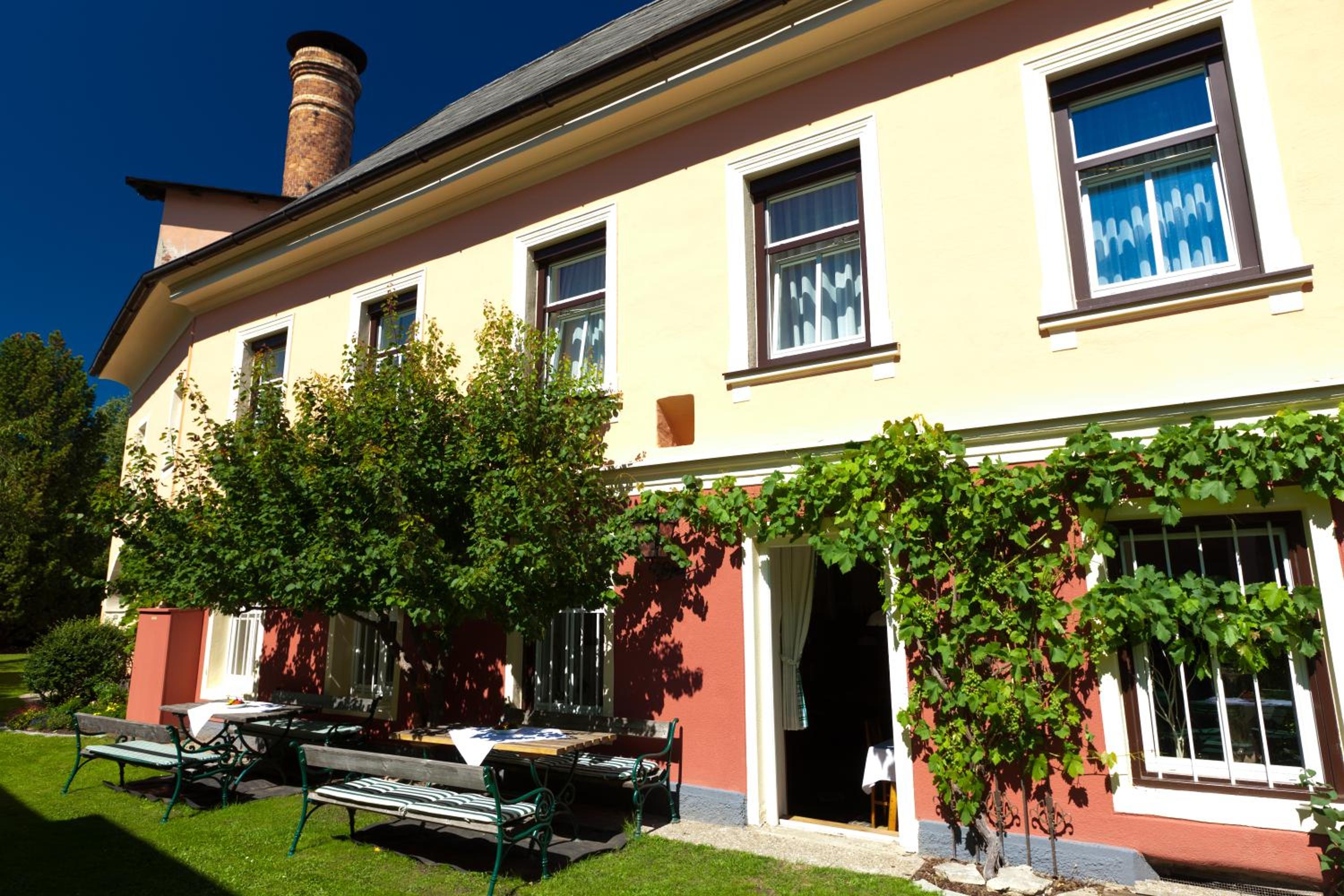 Gasthof Bräuer - Familie Eibensteiner