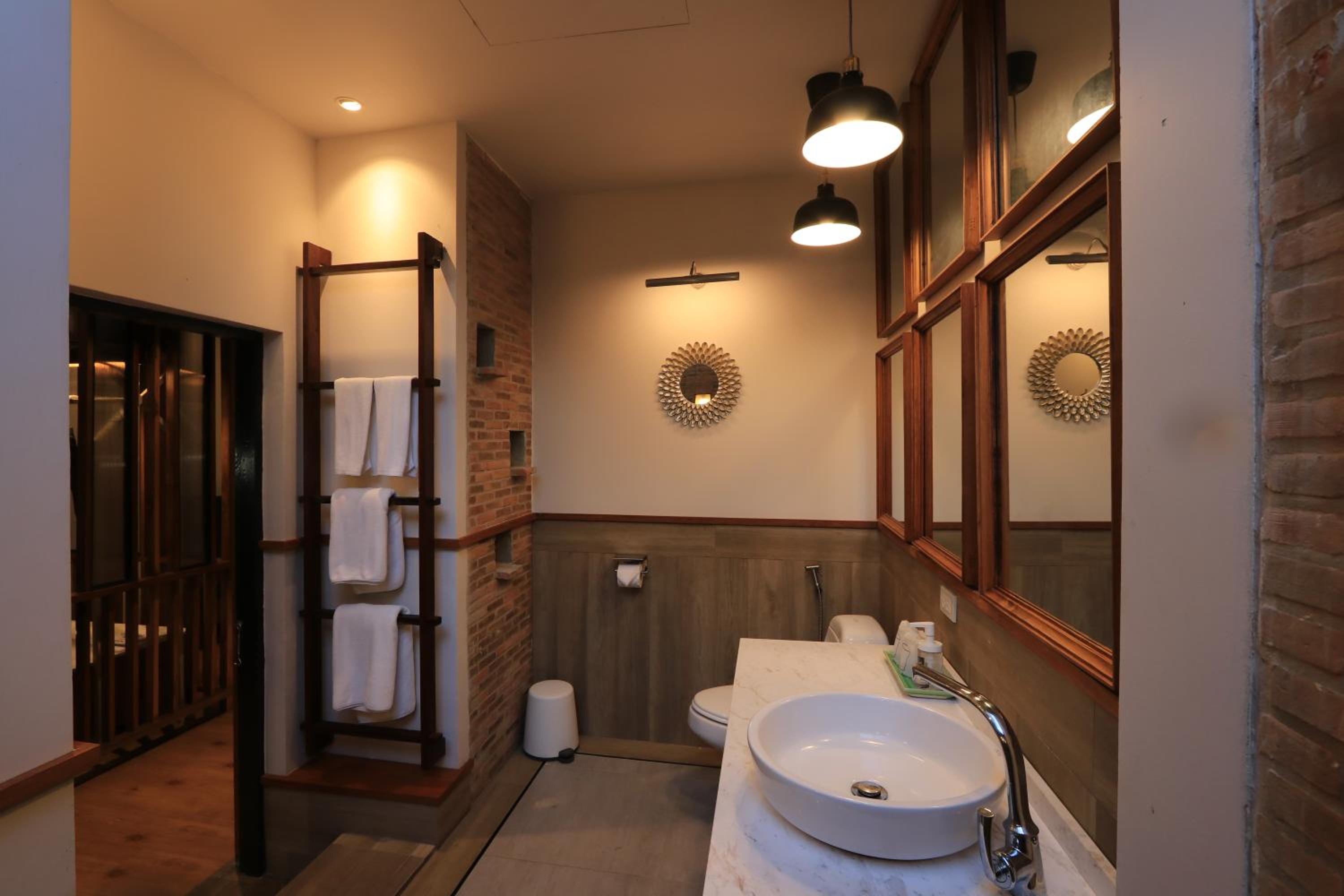 Tharaburi Resort