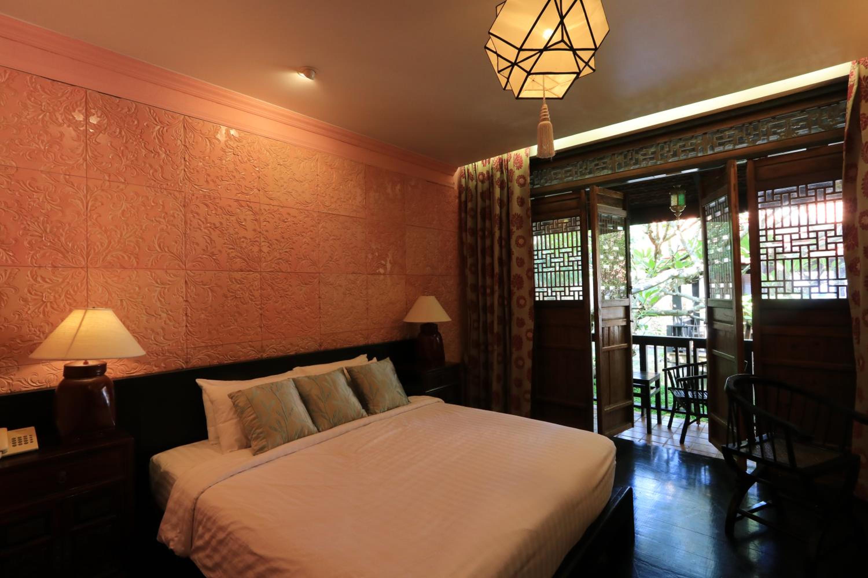 Tharaburi Resort