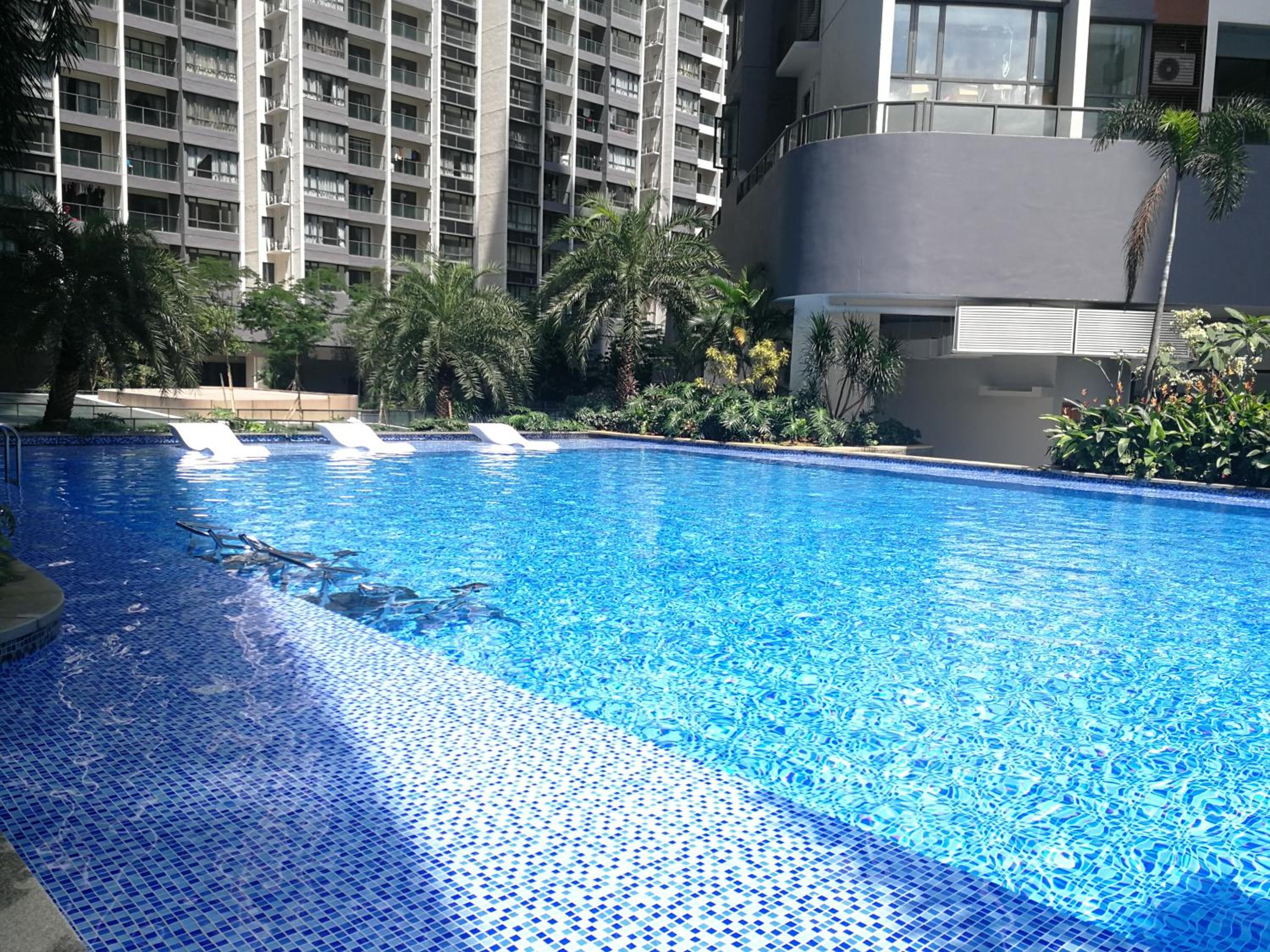 JB City CIQ-R&F Shopping Mall Apartment