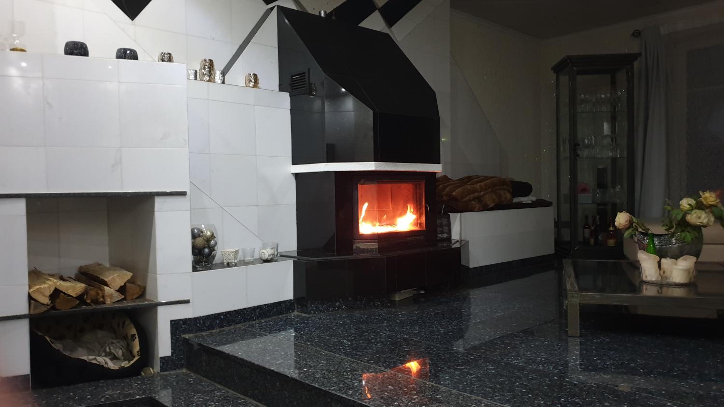 Moderne großzügige Villa 246 qm 8,5 Zimmer, offener Kamin bis zu 13 Schlafplätze