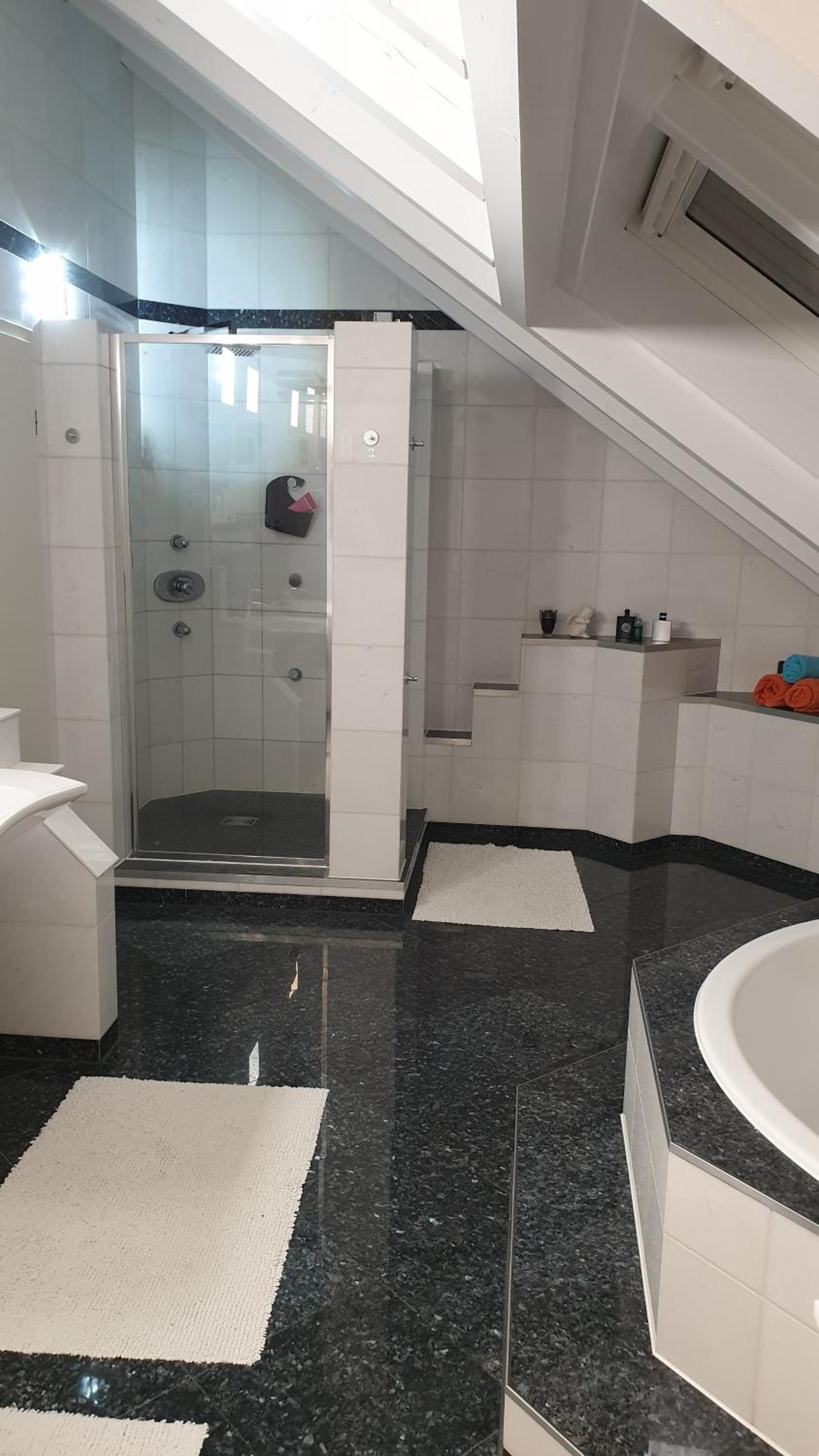 Moderne großzügige Villa 246 qm 8,5 Zimmer, offener Kamin bis zu 13 Schlafplätze