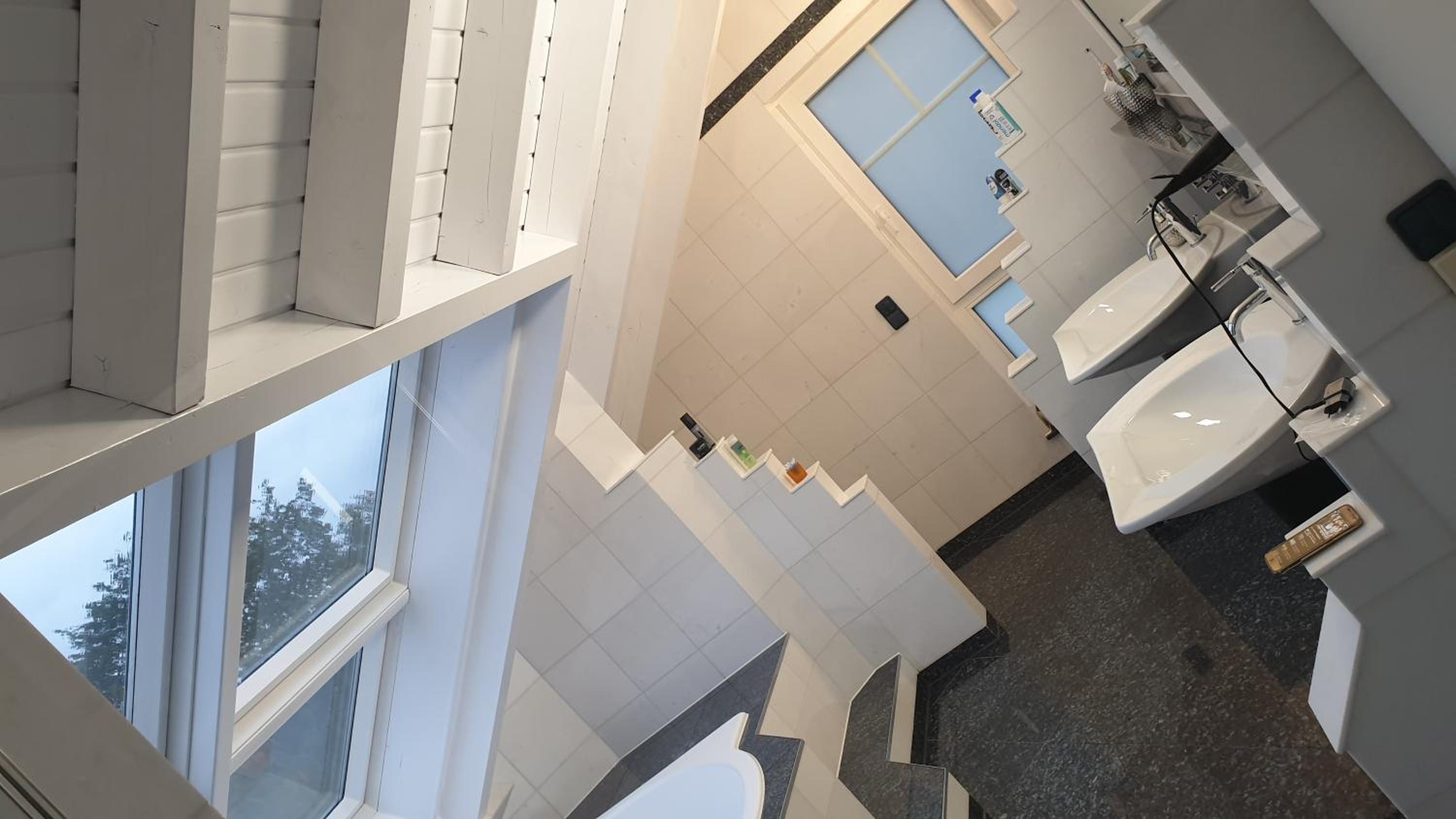 Moderne großzügige Villa 246 qm 8,5 Zimmer, offener Kamin bis zu 13 Schlafplätze