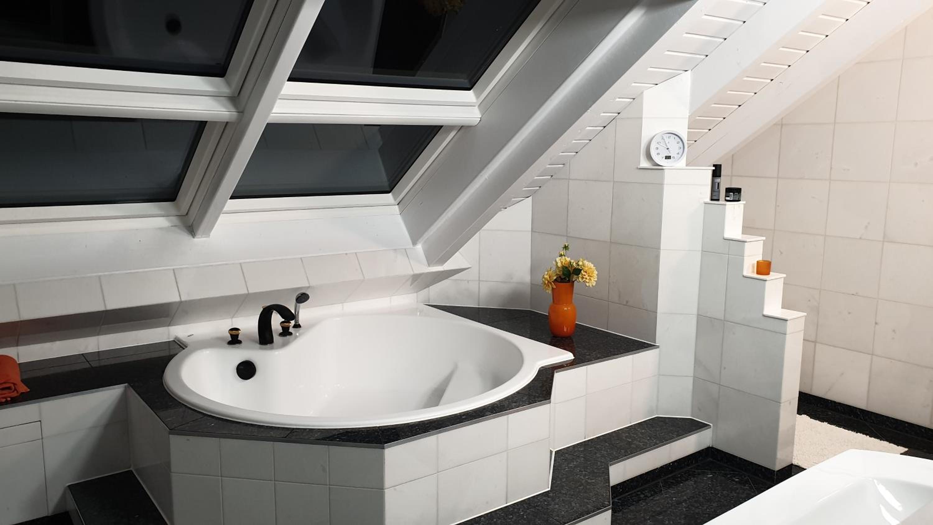Moderne großzügige Villa 246 qm 8,5 Zimmer, offener Kamin bis zu 13 Schlafplätze